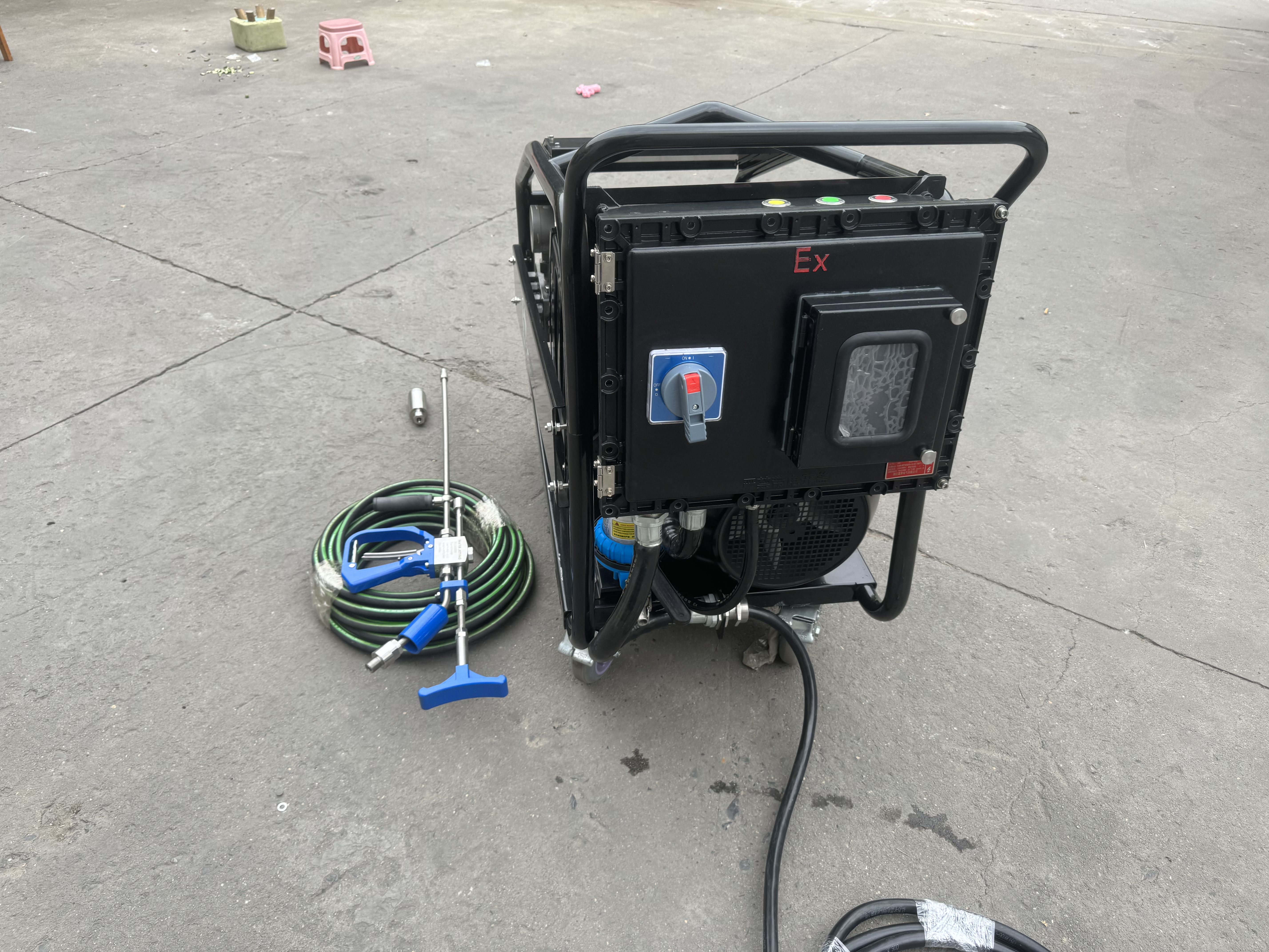 Industrial heavy duty power washers built for professional use in the mining and other industries