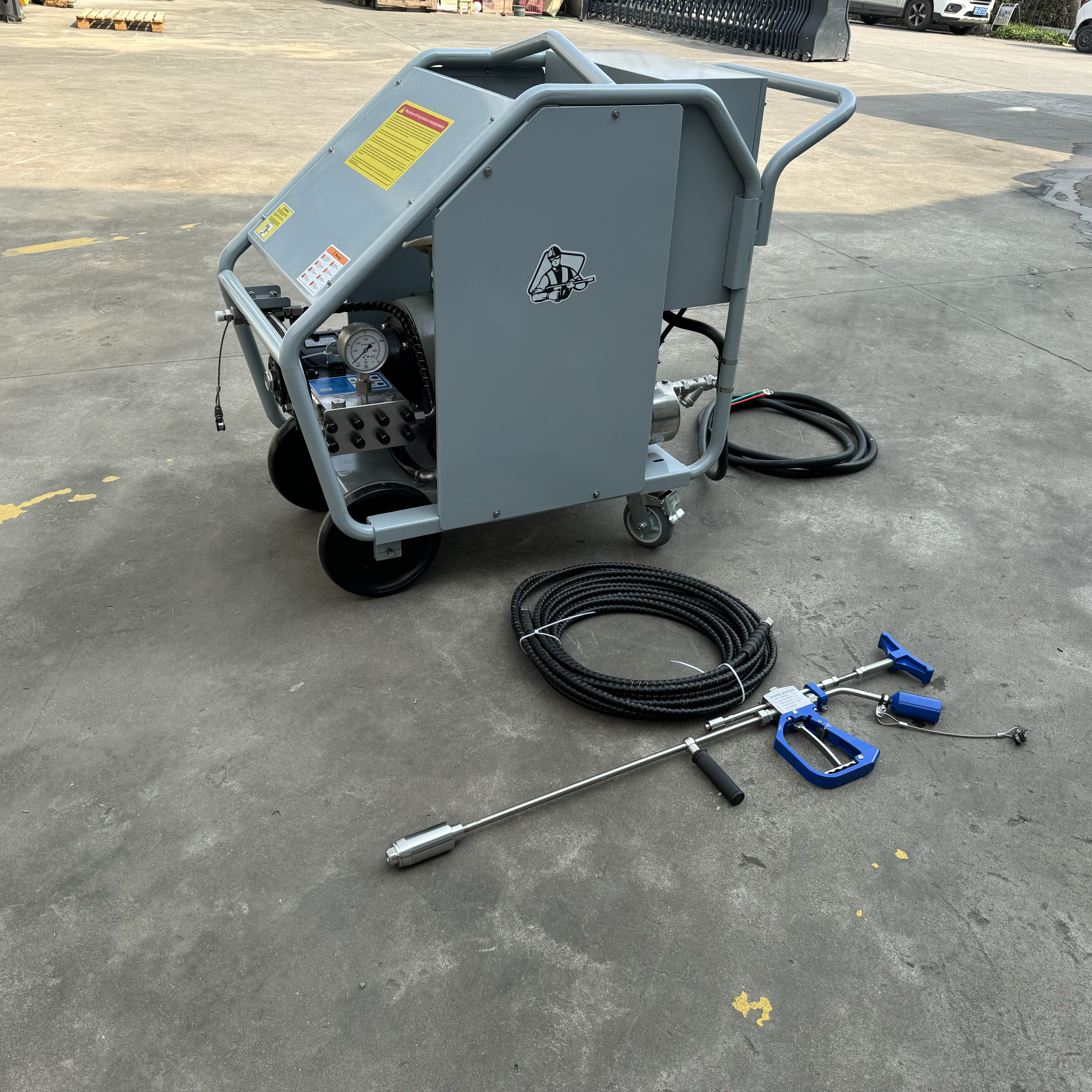 کسب‌وکار خود را با دستگاه‌های تمیزکننده فشار قوی ما شست‌وشو دهید