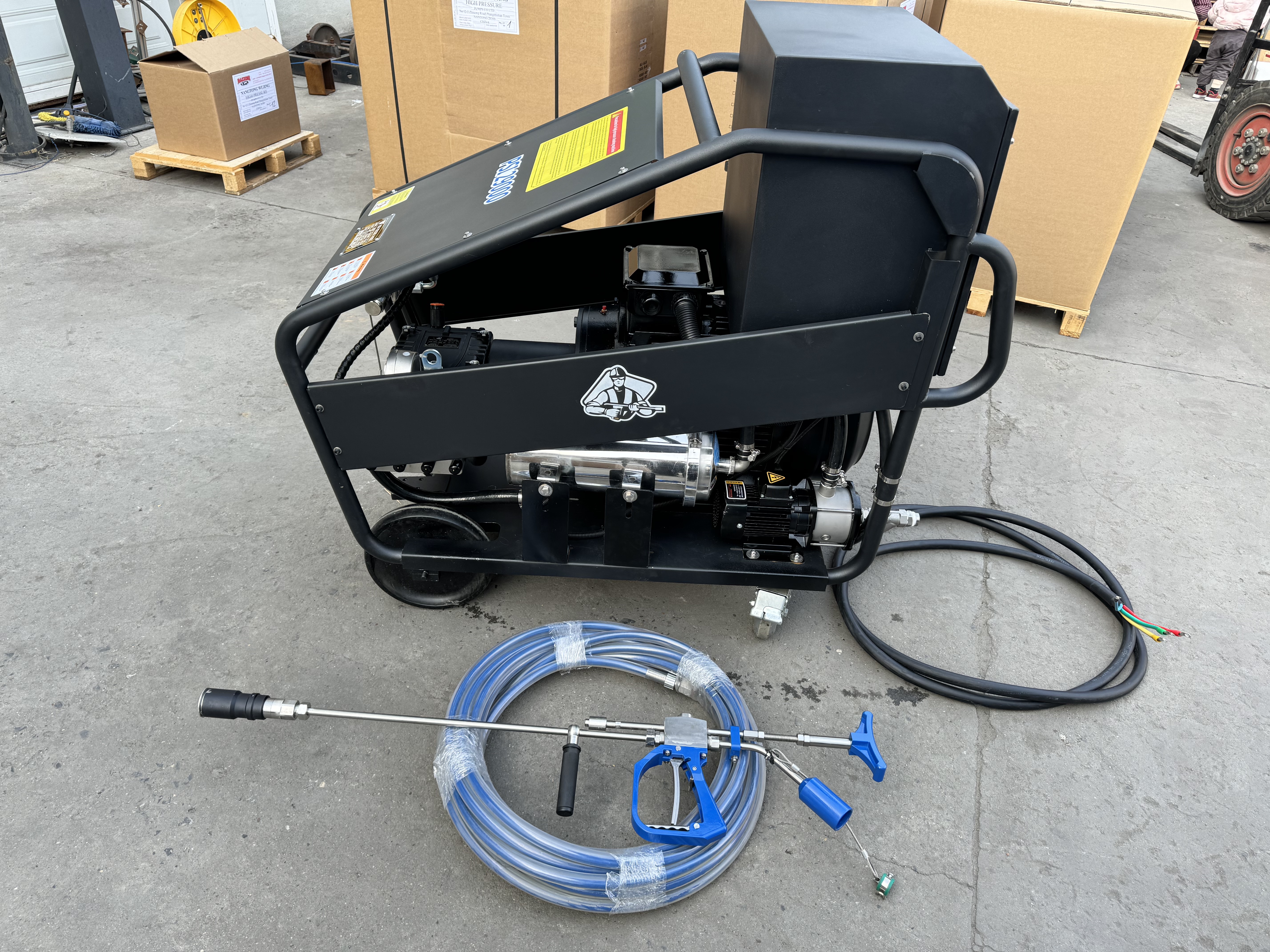 What sets water jet blasting equipment apart from traditional cleaning methods