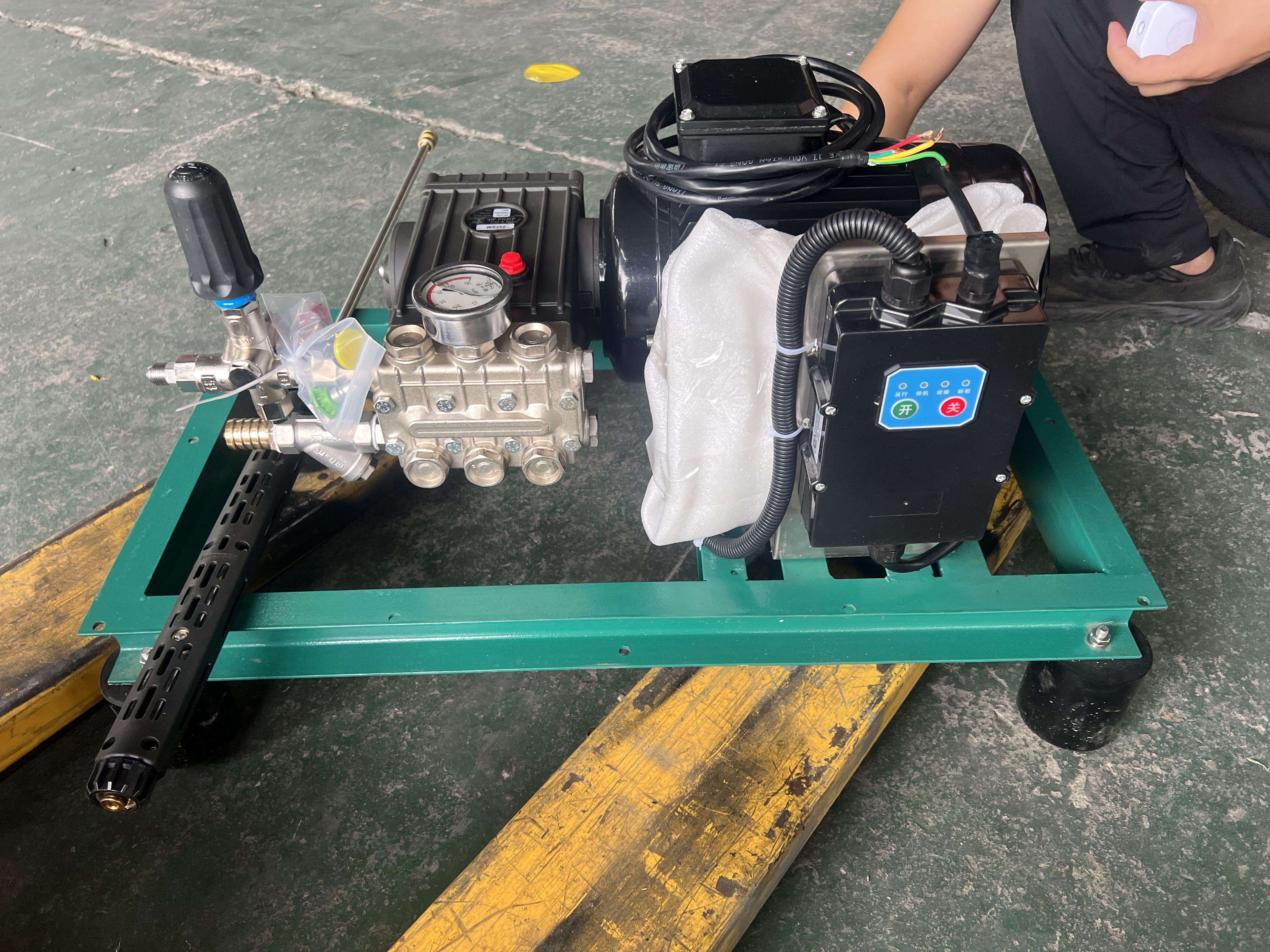 Energy-efficient misting pump for cost-effective cooling solutions