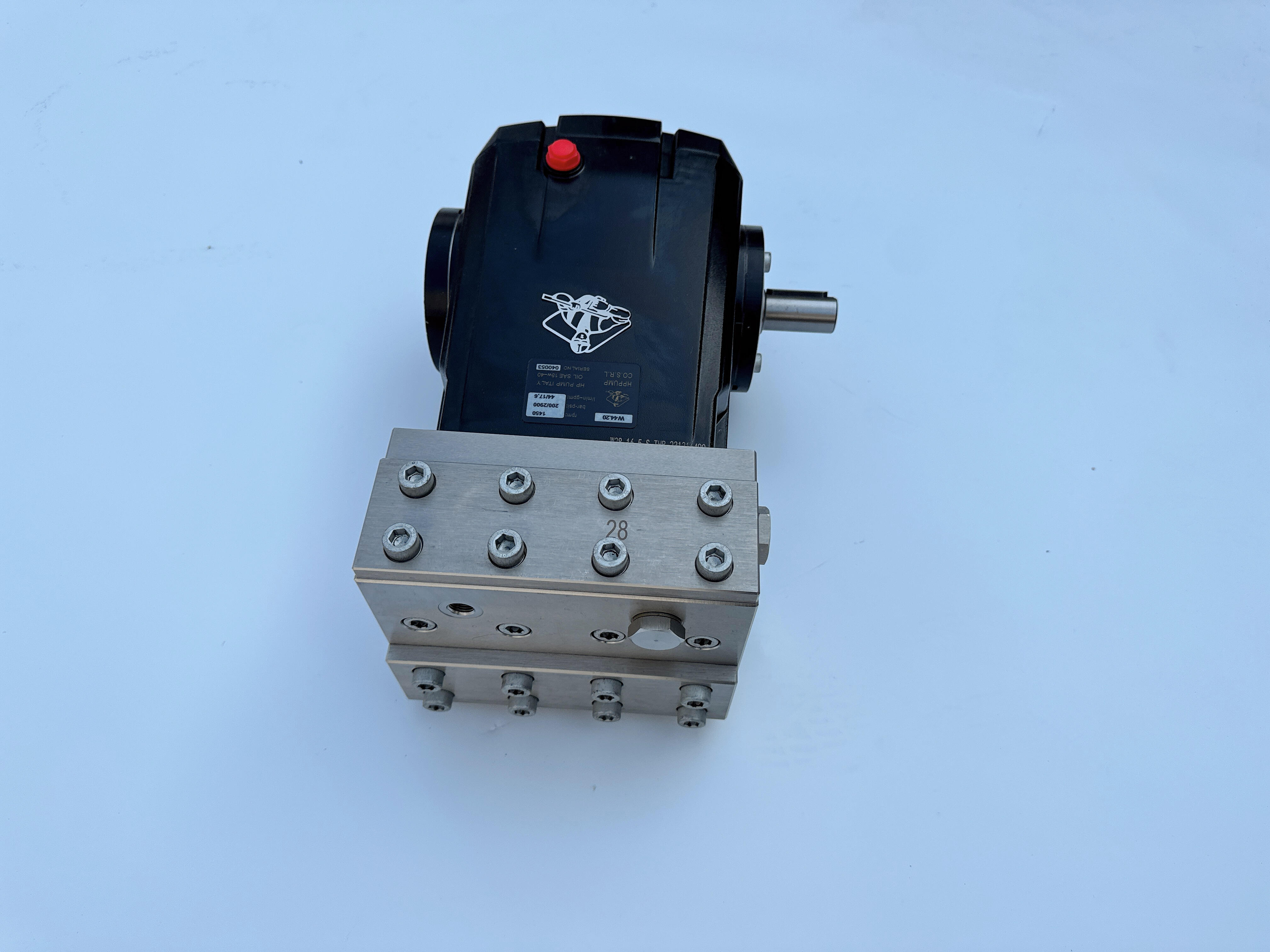 Zwiększ produktywność dzięki naszej technologii pomp wysokociśnieniowych