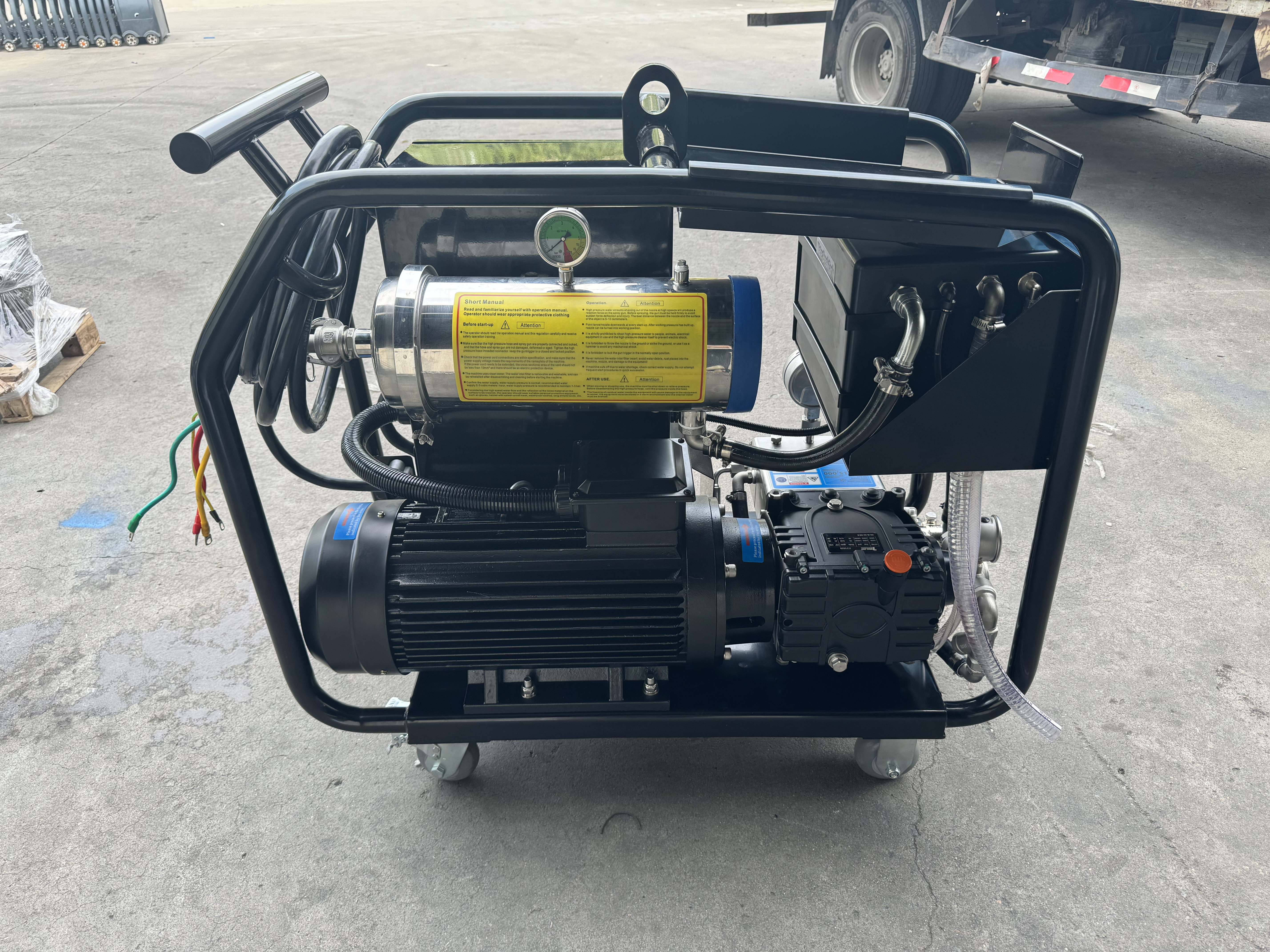 خدمات مشتریان متخصص و پشتیبانی کامل برای تمام نیازهای شما