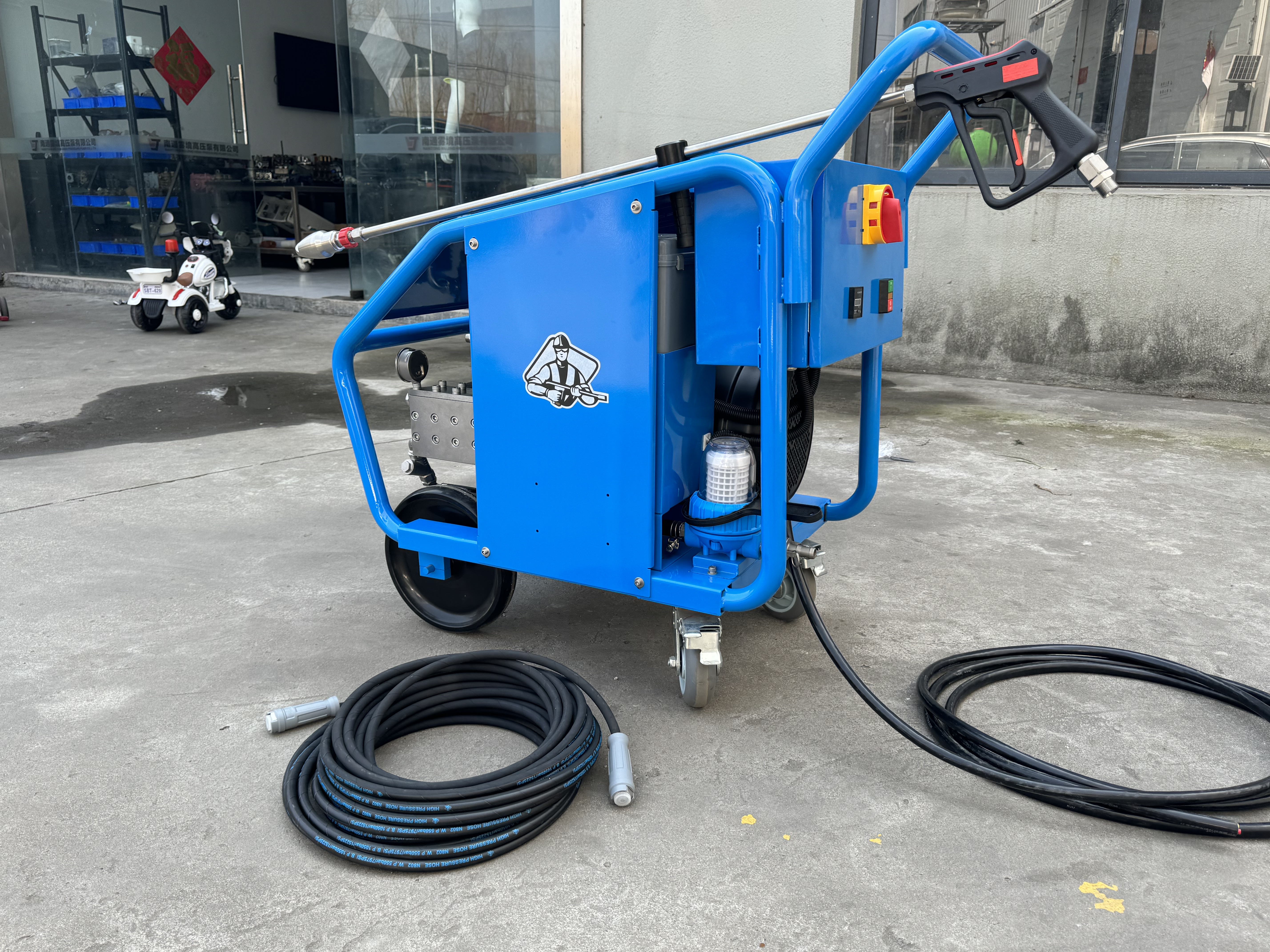 Boost Your Efficiency with Our Heavy-Duty Pressure Washers