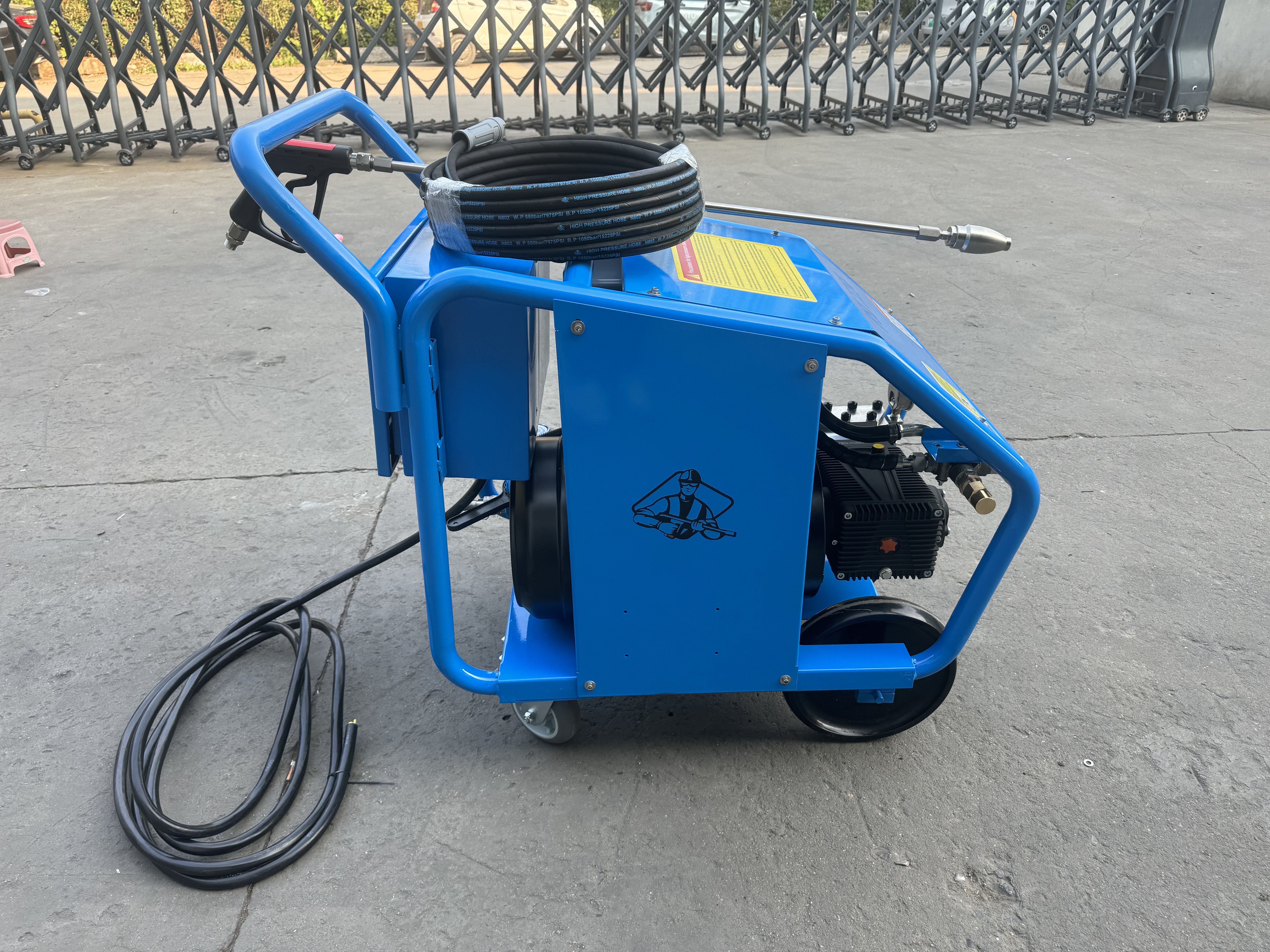 What Are the Key Features of a 500 Bar High Pressure Washer for Industrial Use