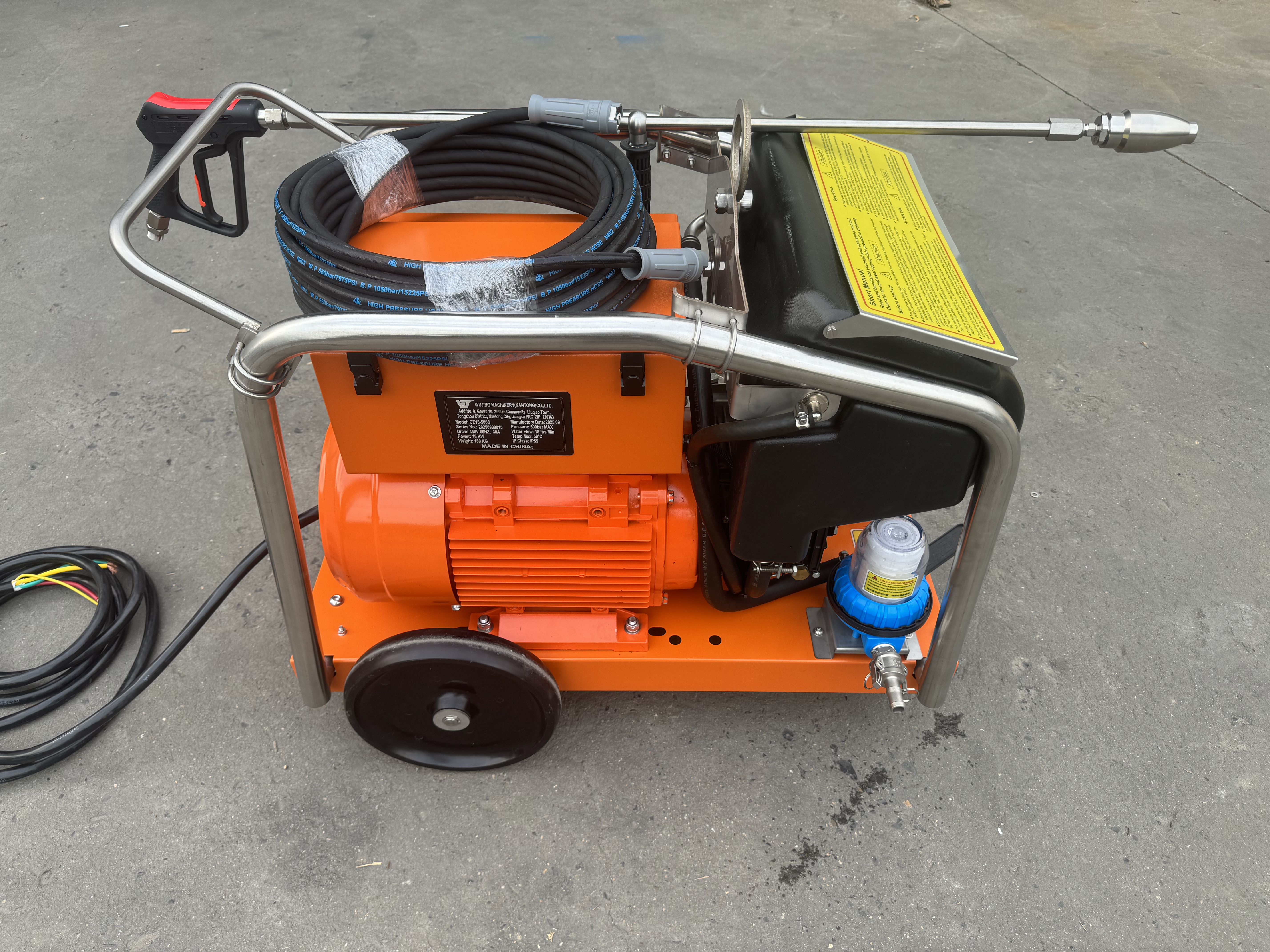 Eco-Friendly FloorWashing by High-Pressure Washing Jets