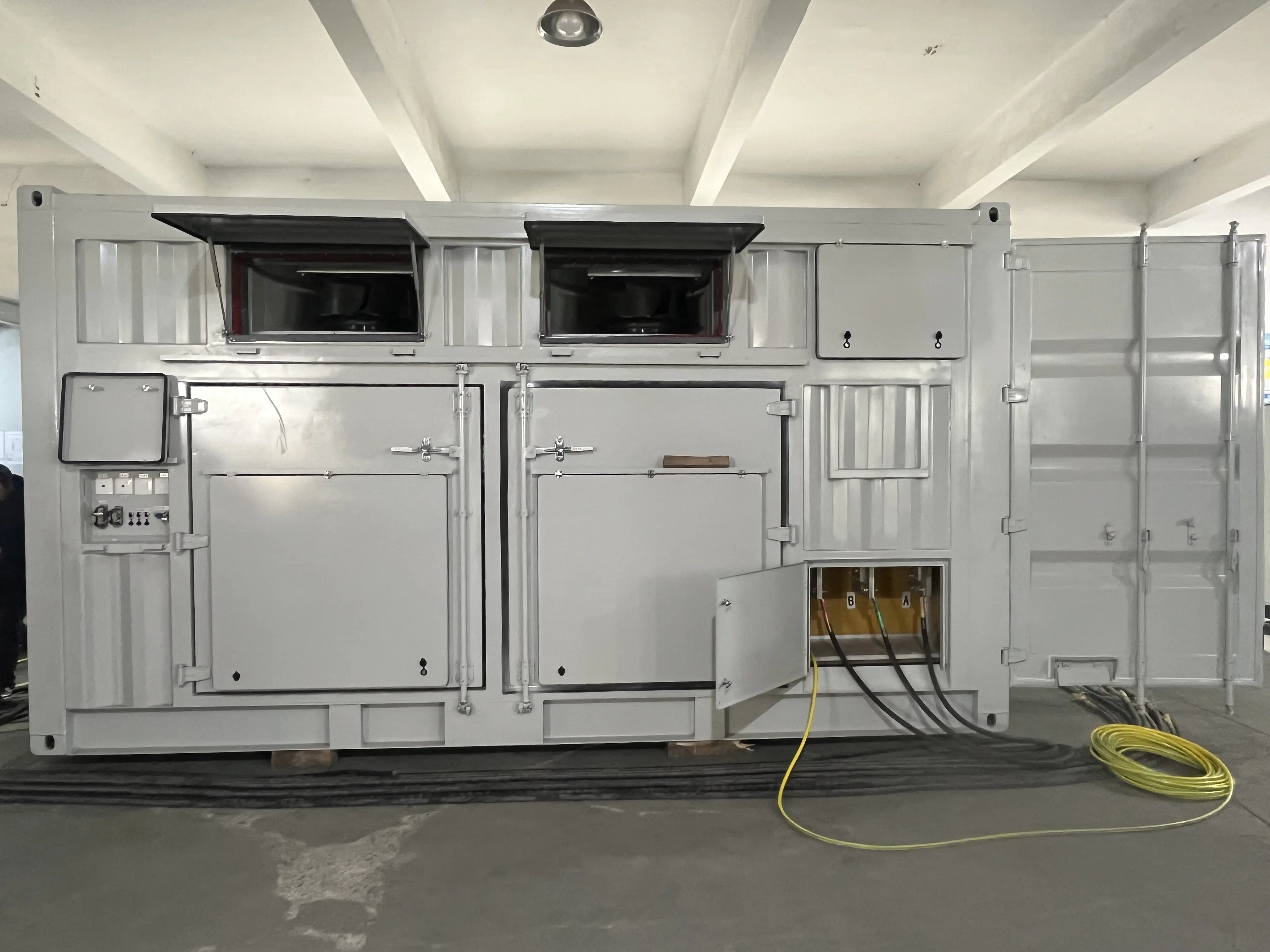 Miksi regeneratiiviset verkkosimulaattorit ovat välttämättömiä sähkölaitteiden tehtaissa?