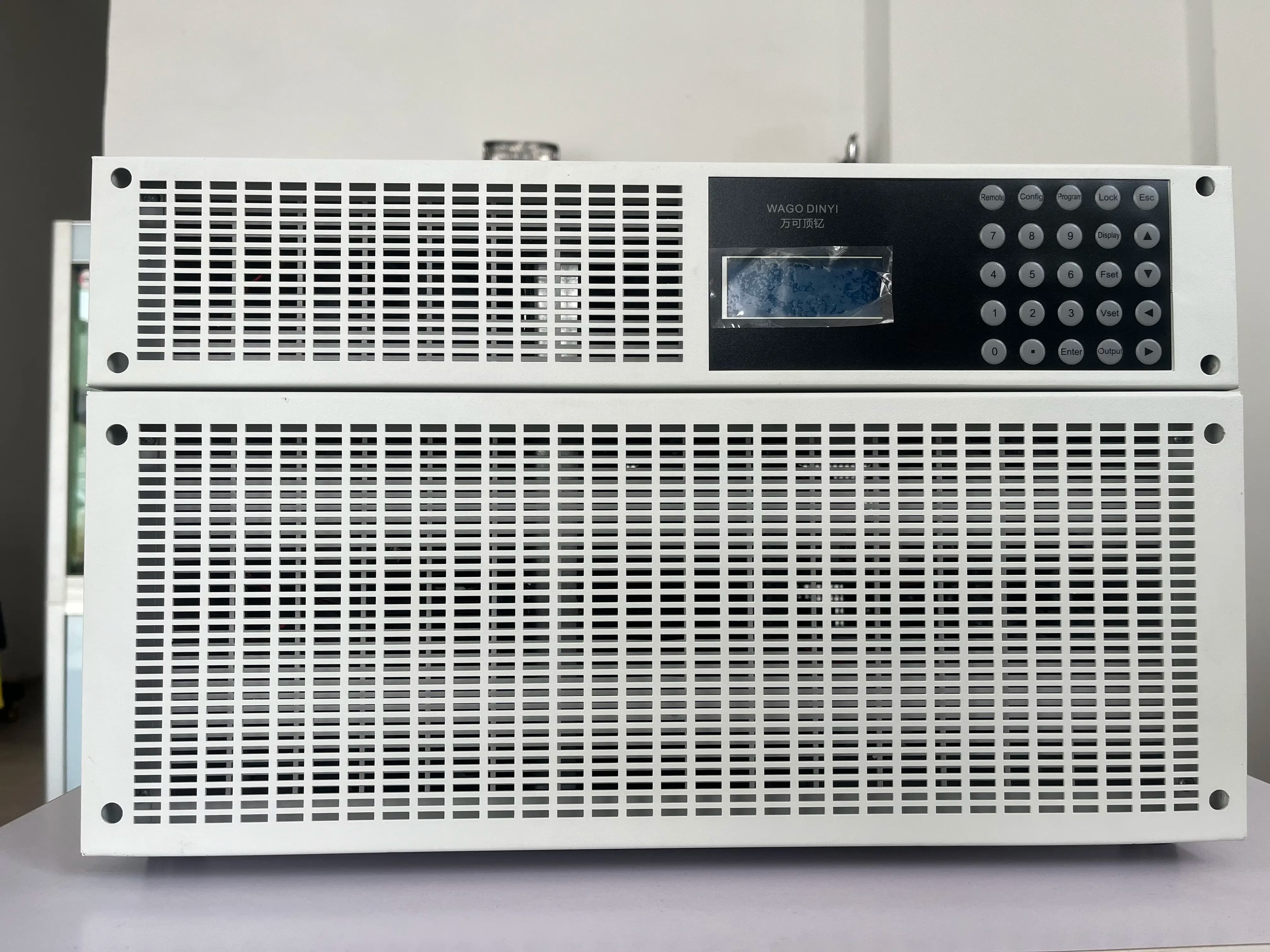 Hoe helpen AC-voedingsbronnen bij het detecteren van netonstabiliteit voordat apparatuur defect raakt?