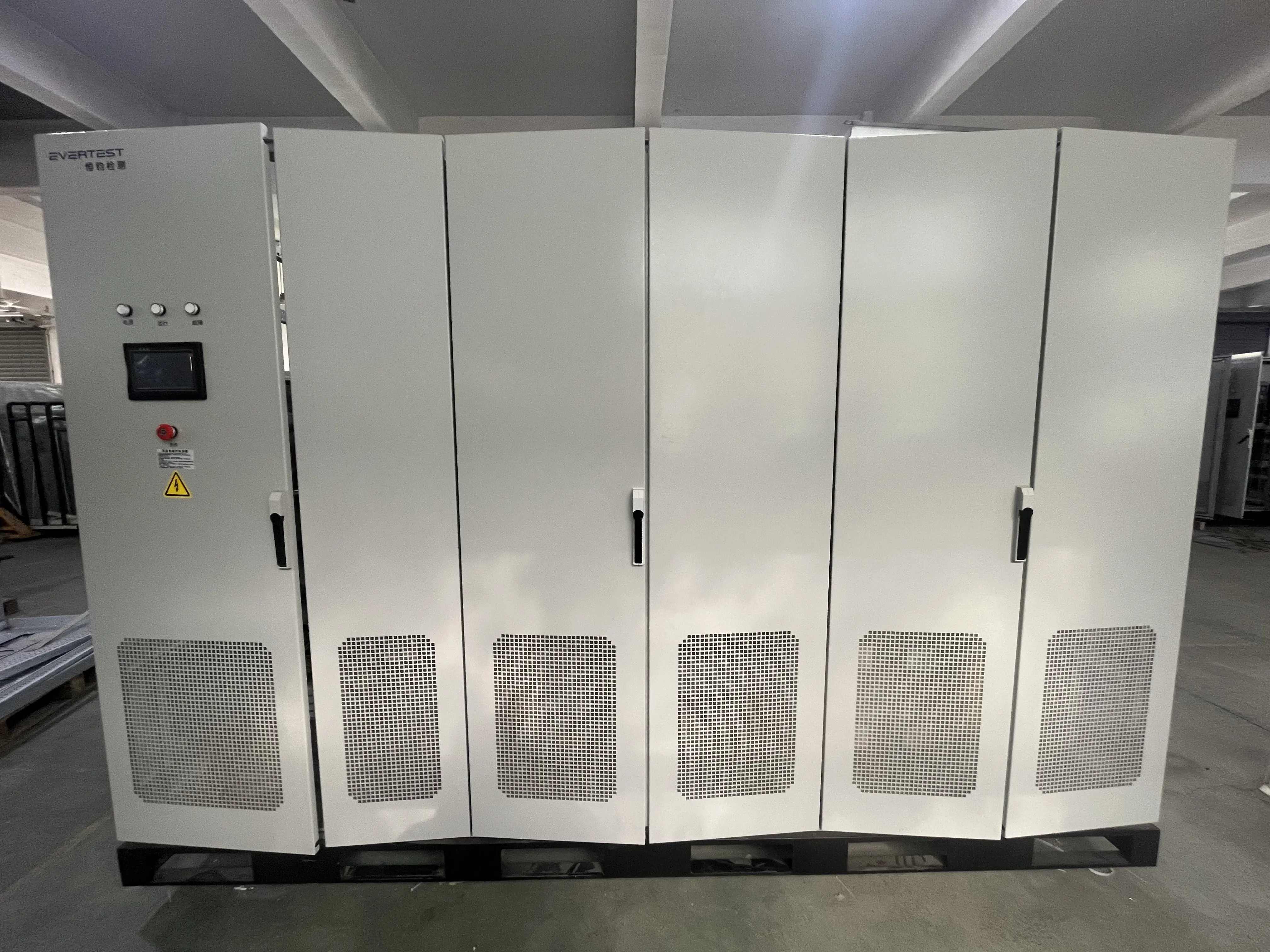 Choosing Power Grid Compensation Commutation Switches for Maximum Efficiency