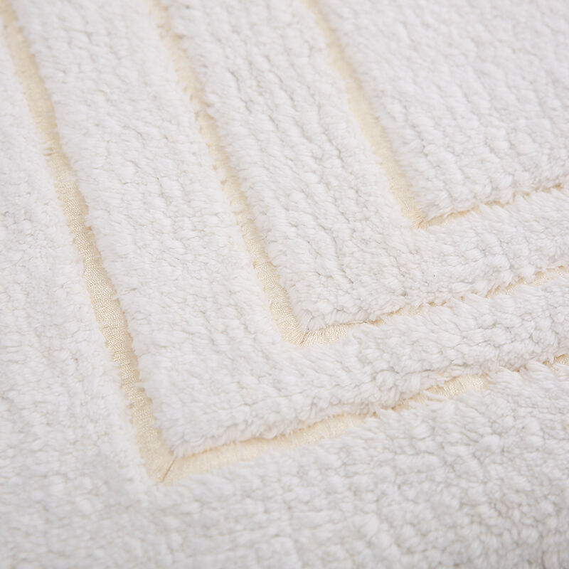 Luxury Framed Hotel Bath Mat Wholesale White Plush Hotel Style Bath Mat for 5-Star Hotel Collection