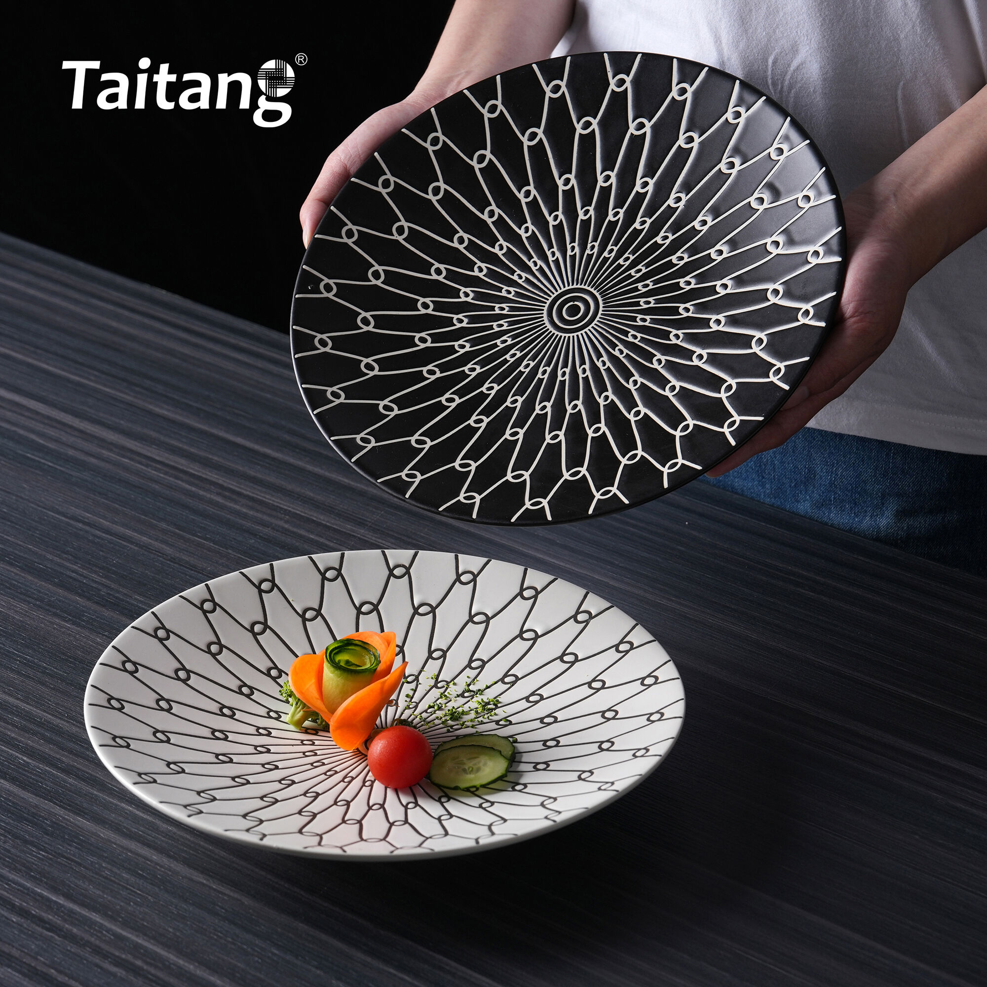 Koleksi Peralatan Makan Porselen dengan Pola Geometris—Set Piring Berkaki Komersial untuk Hotel & Restoran Mewah