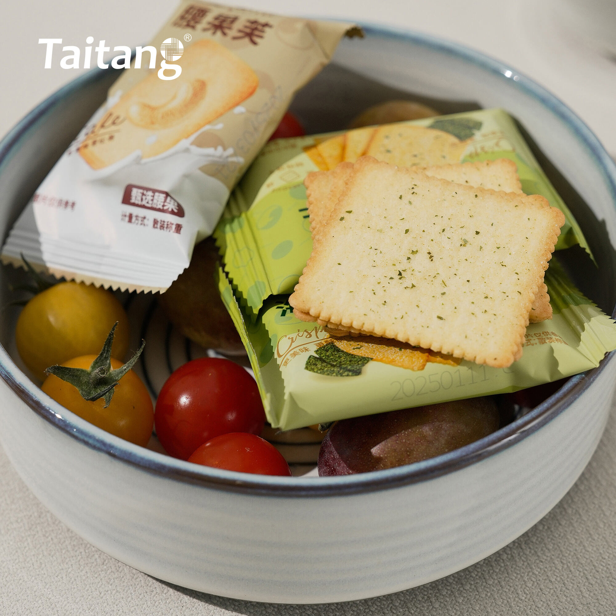 Greyish-White Spiral Glazed Ceramic Dinnerware Set Commercial Grade Tableware for Hotels & Restaurants