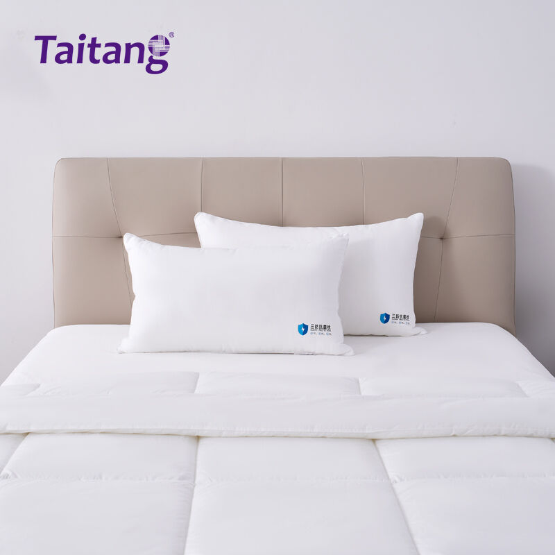 بالش‌های لوکس هتلی با سه لایه محافظت، ۱۲۰۰ گرمی با جایگزین سیلک-داون و پوشش مقاوم در برابر لکه و باکتری