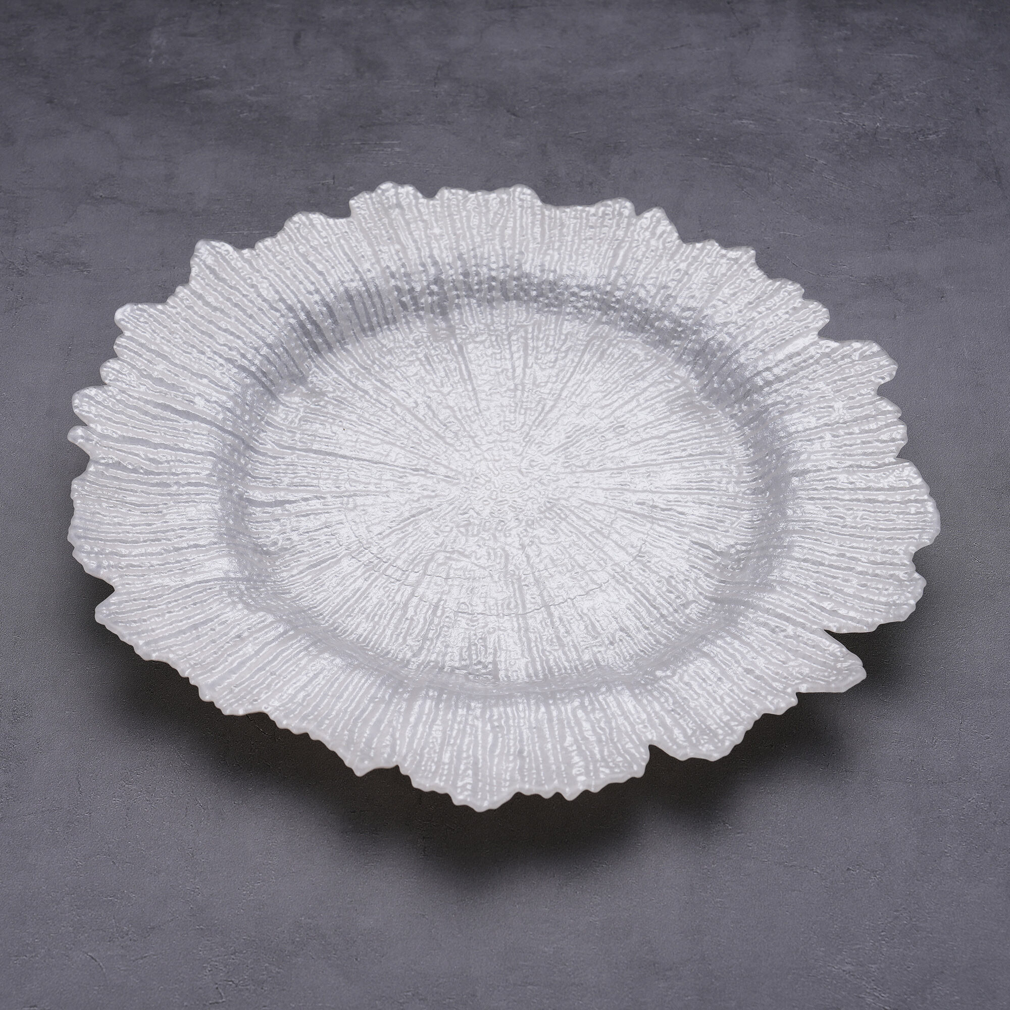 Luxury Glass Dinner Plates in Bulk Elegant Gold Rim & Beaded Wedding Charger Plates for Hotels & Catering