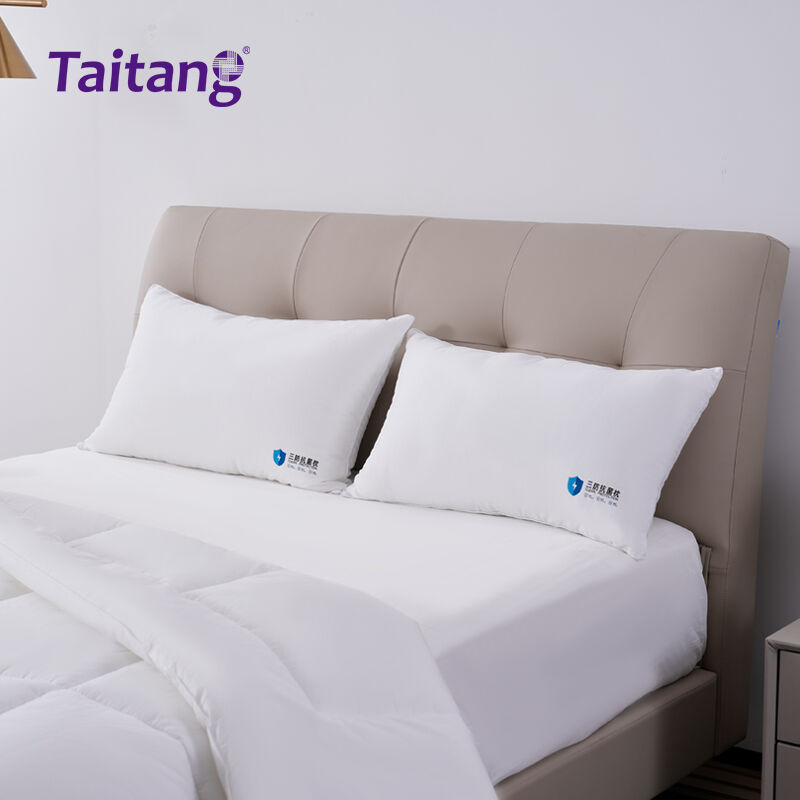 بالش‌های لوکس هتلی با سه لایه محافظت، ۱۲۰۰ گرمی با جایگزین سیلک-داون و پوشش مقاوم در برابر لکه و باکتری