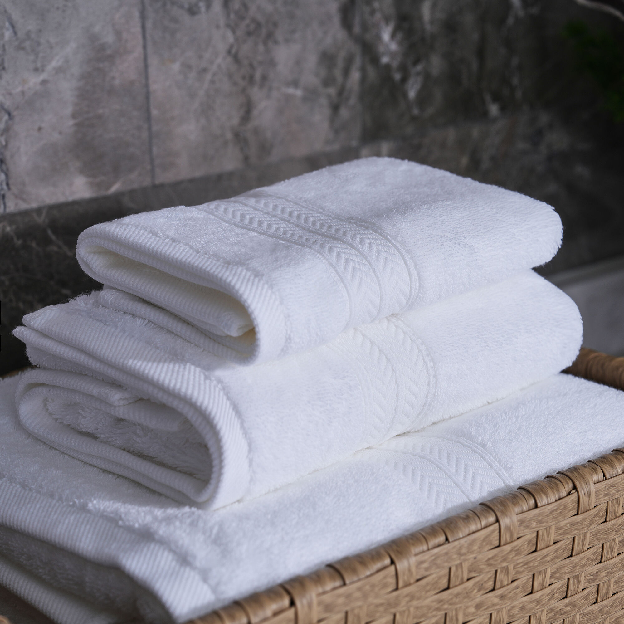 Cotton Hotel Bath Towel Sets 16S Heavyweight Thick Hotel Towels with Double Chevron Satin Border