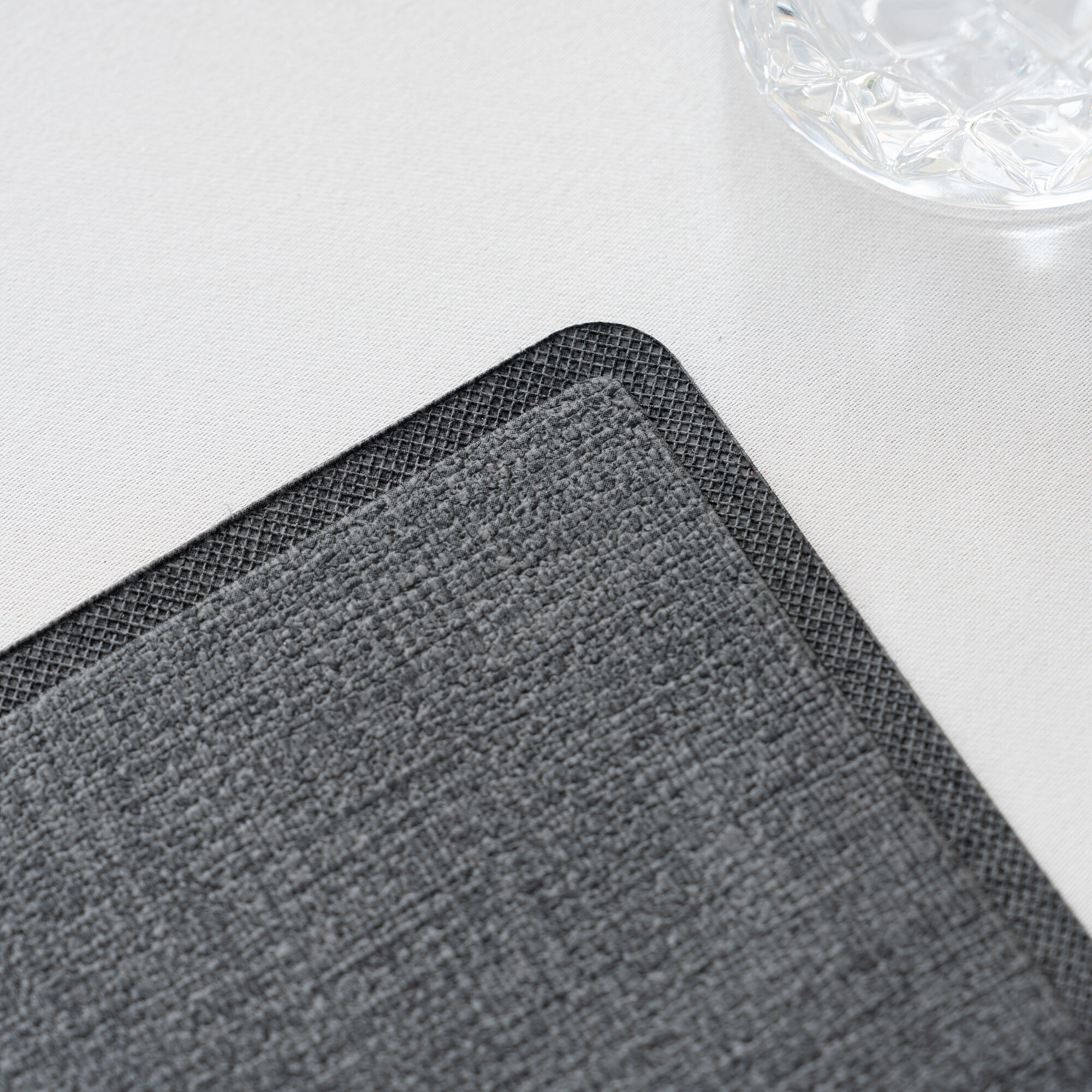 زیرلیوان هتلی به ابعاد ۴۵ سانتی‌متر، مقاوم در برابر حرارت و لکه‌ها، لوازم تجاری خدمات غذایی، زیرلیوان غیرلغزنده برای میزهای مهمان‌نوازی، فروش عمده