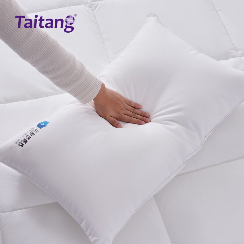 بالش‌های لوکس هتلی با سه لایه محافظت، ۱۲۰۰ گرمی با جایگزین سیلک-داون و پوشش مقاوم در برابر لکه و باکتری