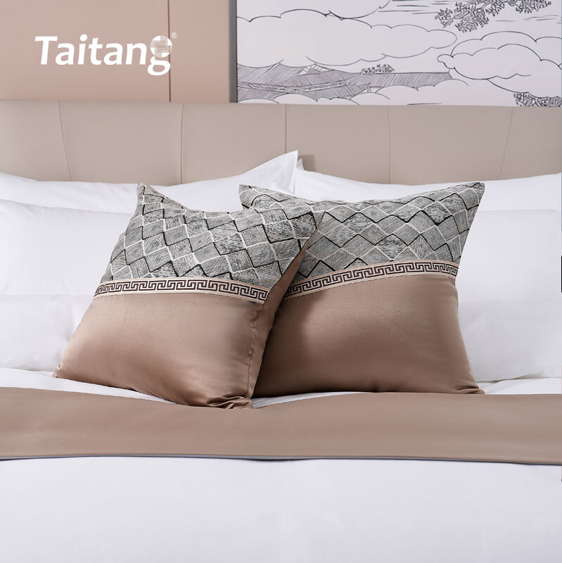 Geometric Jacquard Bed Runner & Decorative Pillow Set Premium Hotel Bedding Manufacturers