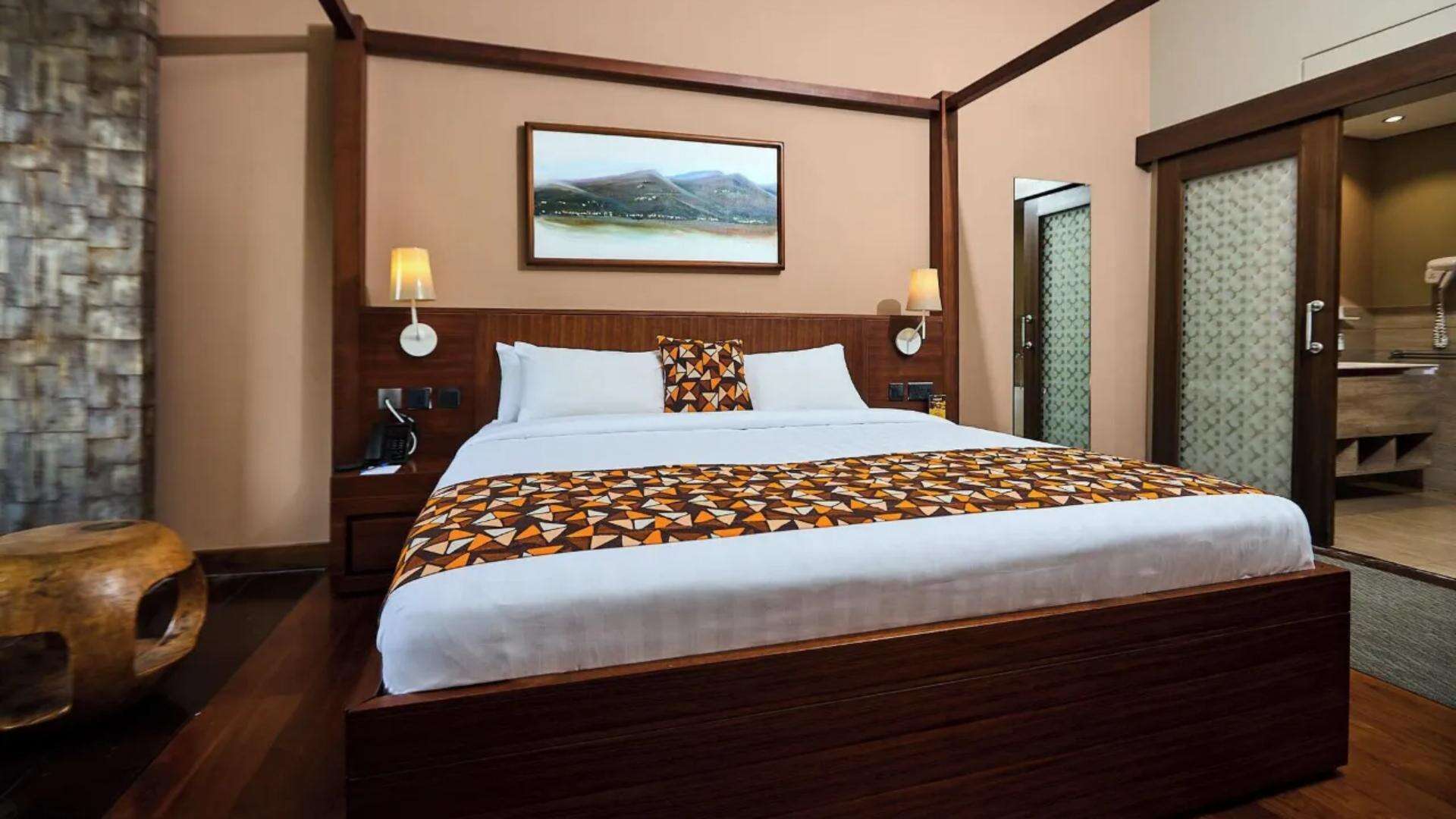 Boutique Comfort Redefined Taitang’s High-Density Hotel Bedding and Bespoke Hotel Room Supplies for Luxury Guest Rooms..jpg