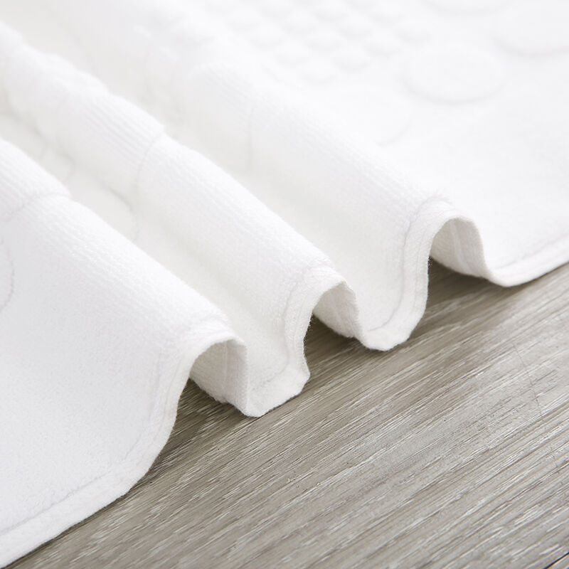 Cotton Hotel Bath Mat Wholesale Embossed Footprint & Polka Dot Towel Bath Mats