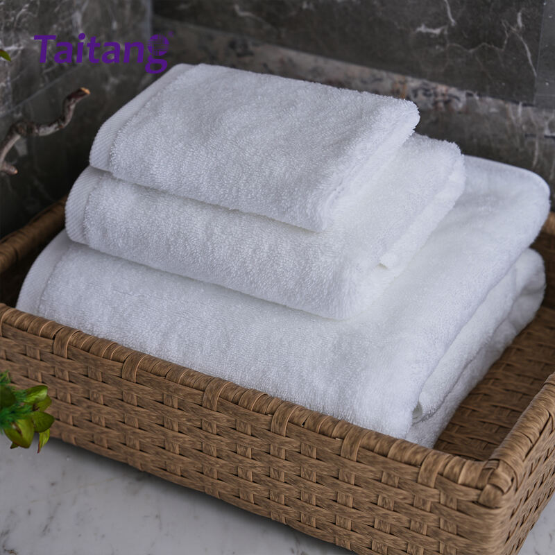 Custom 3 Piece Hotel Bath Towel Set 3 4 5 Star White Cotton Towels Platinum Design 500Gsm 600Gsm for Luxury Stay