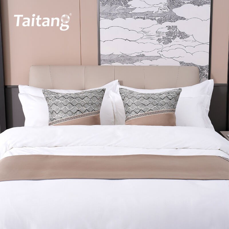 Geometric Jacquard Bed Runner & Decorative Pillow Set Premium Hotel Bedding Manufacturers