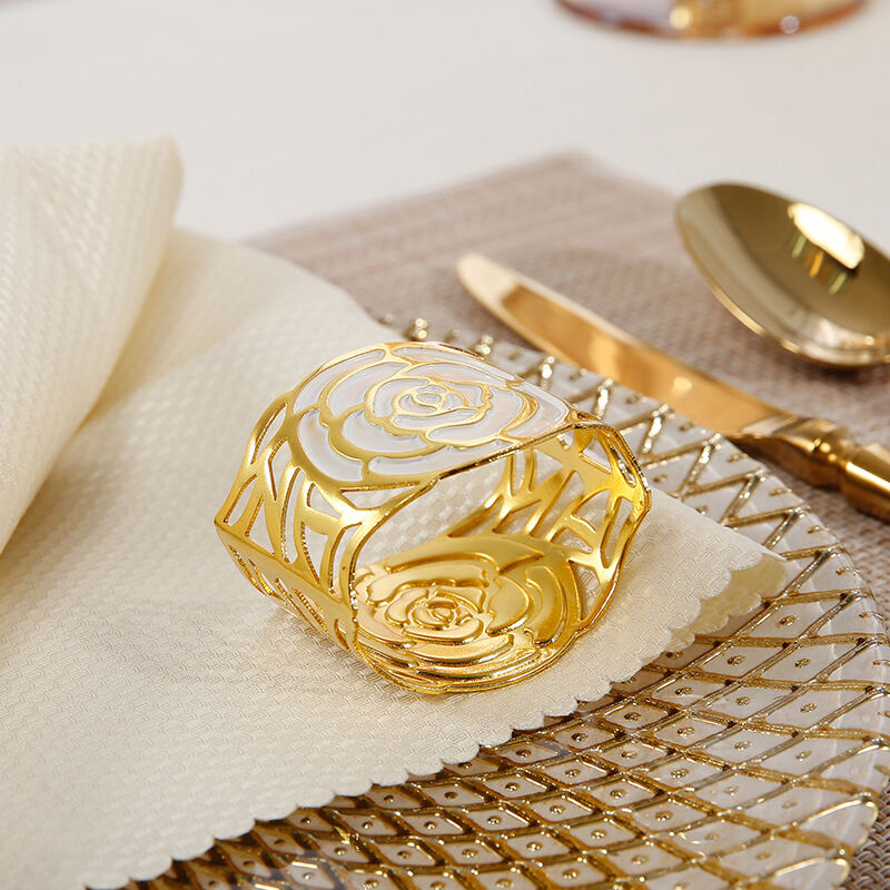 حلقه‌ی دستمال‌خوردن سفید اشرافی با طلا-نقره‌ای، تأمین‌کنندگان تجهیزات غذایی و لوازم روی میز هتل