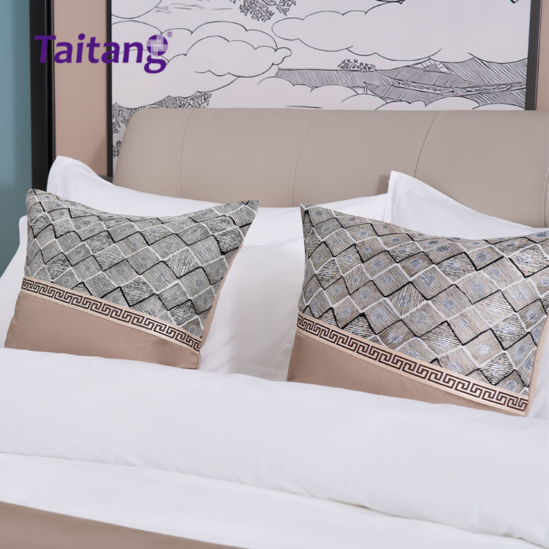 Geometric Jacquard Bed Runner & Decorative Pillow Set Premium Hotel Bedding Manufacturers