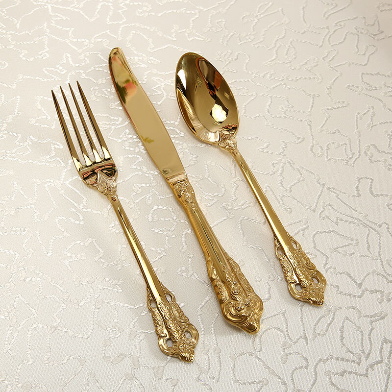 پارچه‌پوش میز شام‌خوری گرد و ست پاکت‌های دستمالی طلایی — تأمین‌کننده پارچه‌های فرآوری‌شده با کیفیت بالا برای هتل‌ها