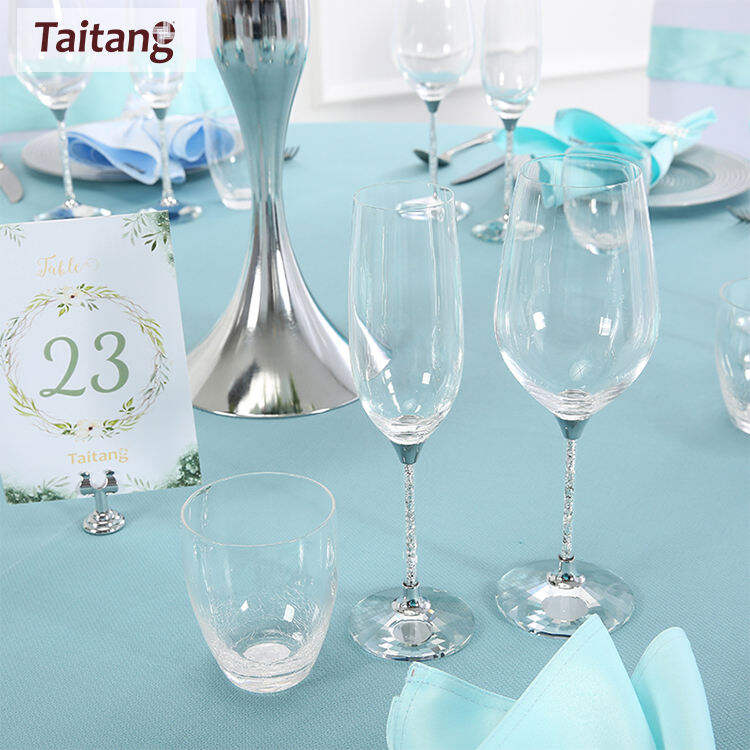 ست پارچه‌پوش روی میز هتل به شکل گرد؛ پارچه روی میز از جنس پلی‌استر با دوام بالا و کاور صندلی برای جشن‌ها و عروسی‌ها