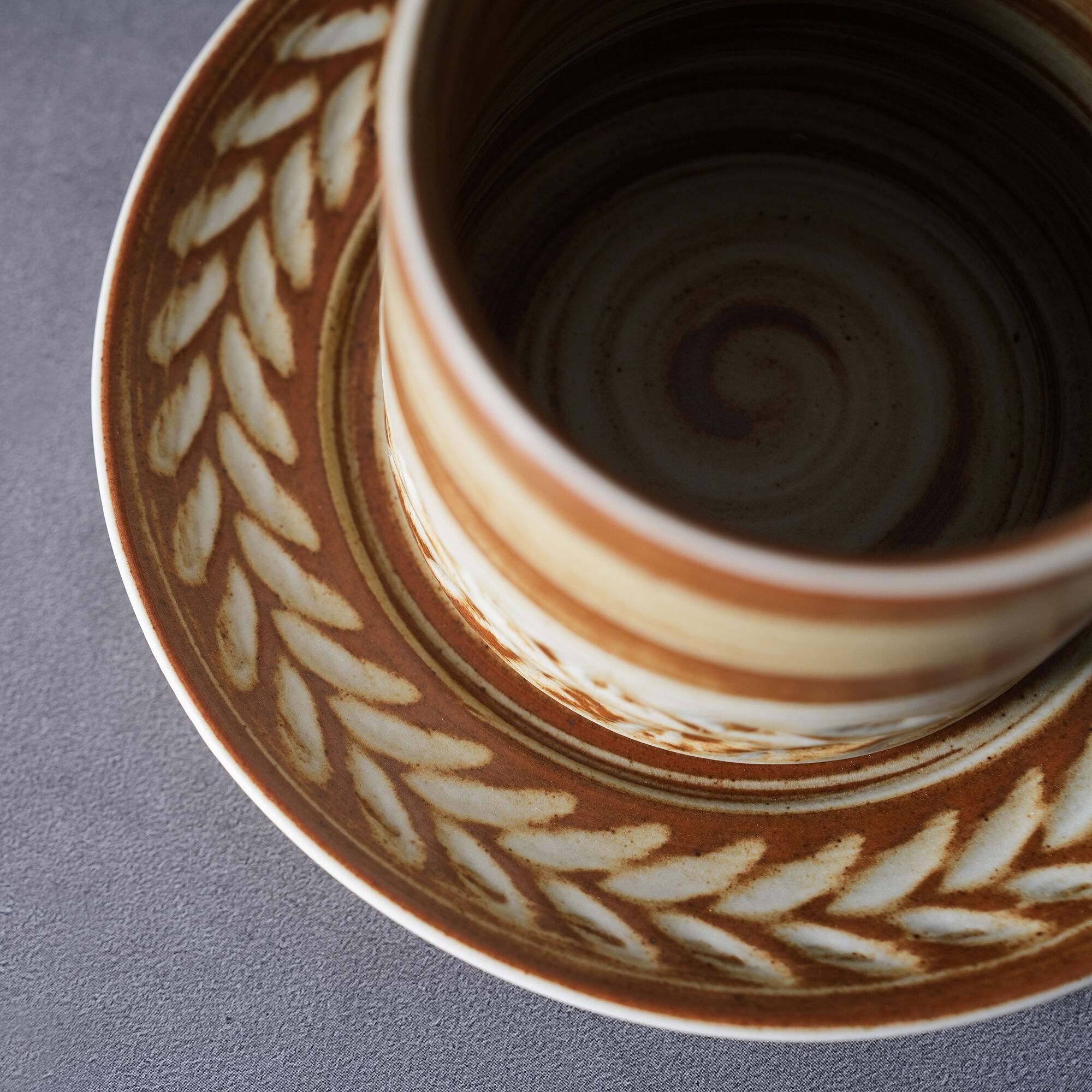 Pottery Spiral Glazed Ceramic Coffee Cup and Saucer Set Glaze Dinnerware Set for Luxury Hotels Resorts and Cafes