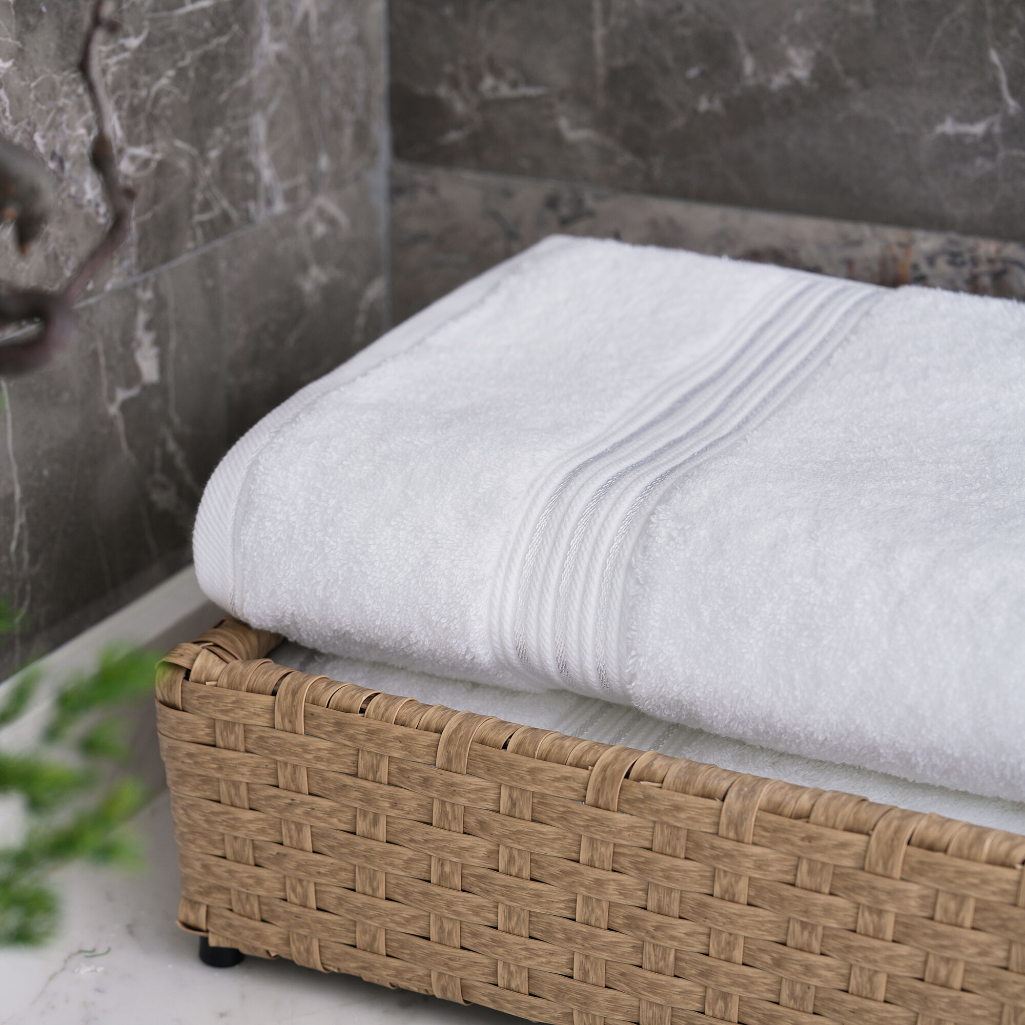 Luxury Hotel Bath Towels 100% Cotton 16S Thick Hotel Towels with Bright Silk Bubble Satin Border