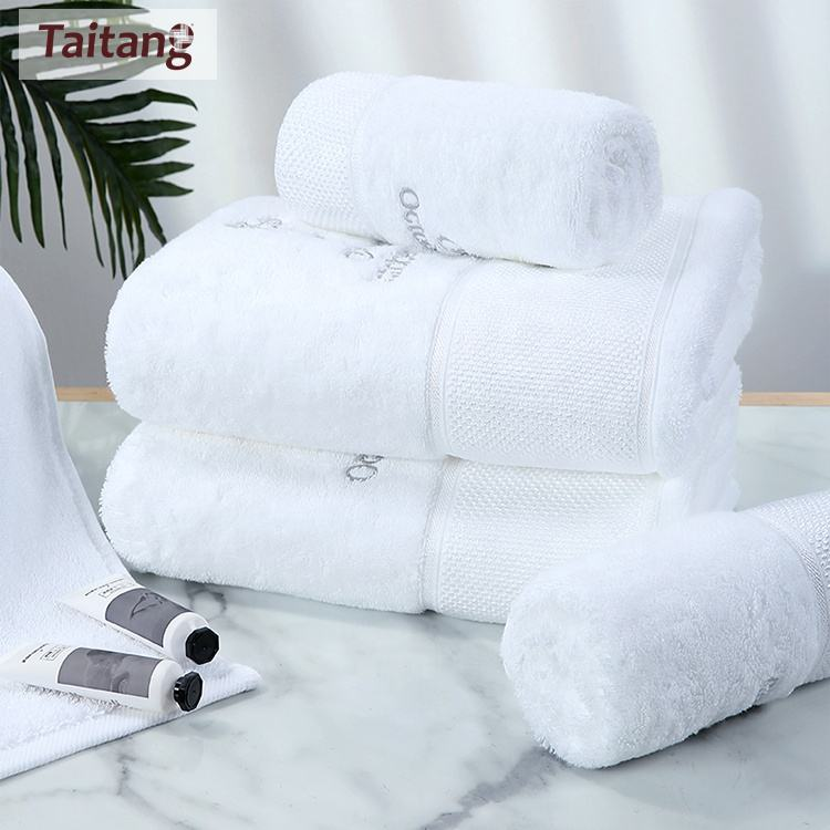 Stainless Steel vs. Plastic Bathroom Accessories: Which Is Better