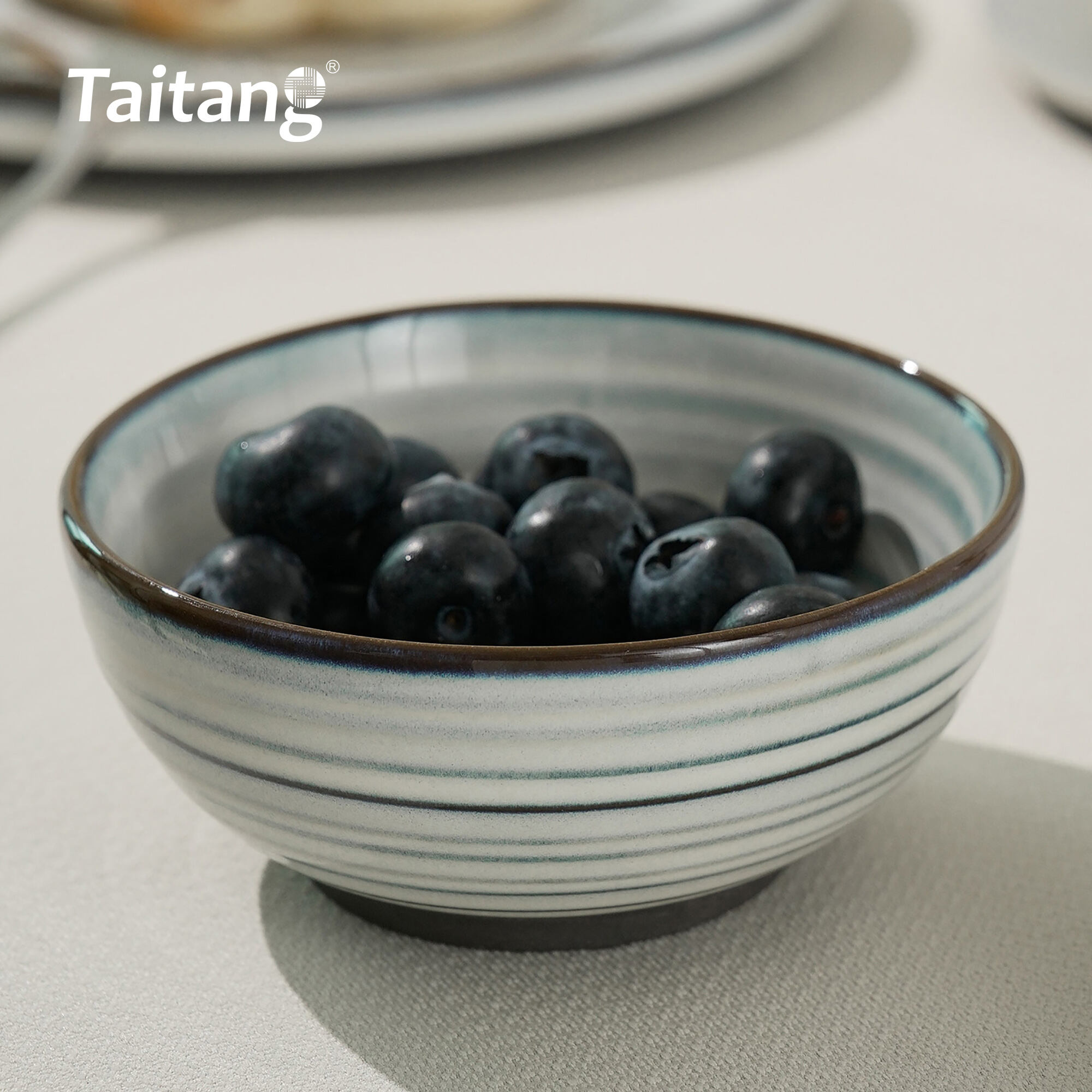 Greyish-White Spiral Glazed Ceramic Dinnerware Set Commercial Grade Tableware for Hotels & Restaurants