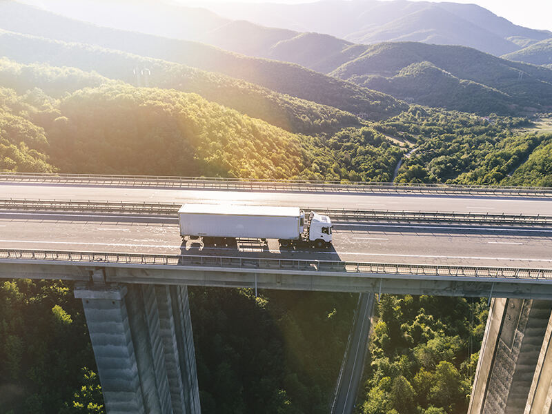Un grossista al dettaglio statunitense – consegna B2B su camion intero + gestione a lungo termine di magazzino e distribuzione