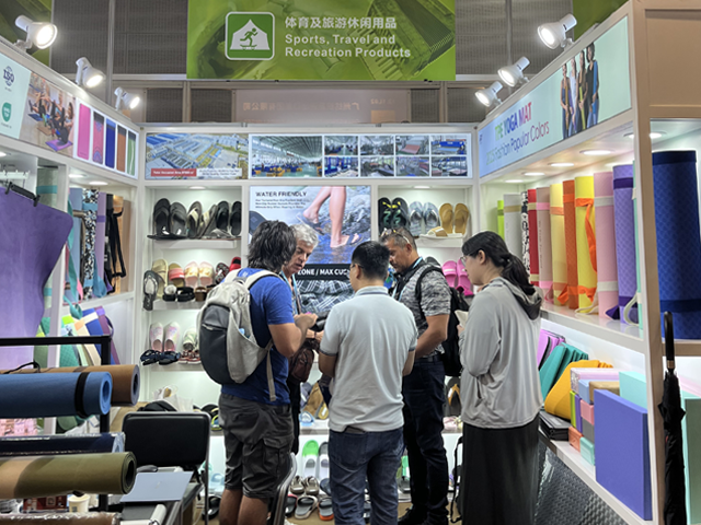 Participación Exitosa en la Feria de Cantón número 137, donde se Exhiben Alfombras de Yoga y Zapatillas Premium‌