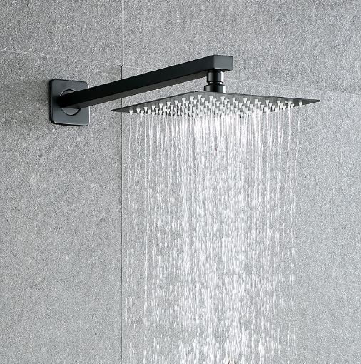 Milyen felszerelési szempontok befolyásolják a zuhanykar elhelyezését?