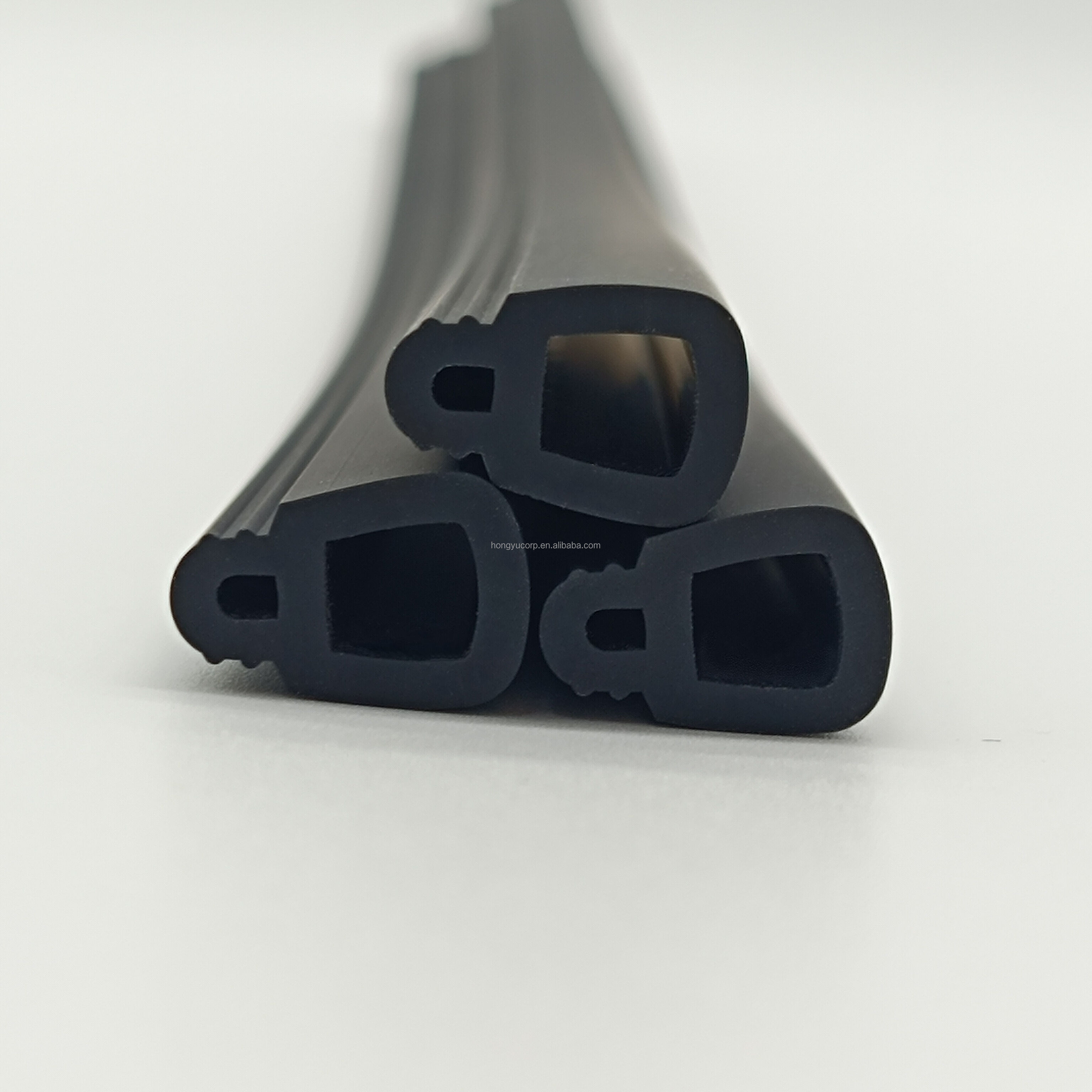 How do silicone gaskets reduce maintenance in sealing systems?