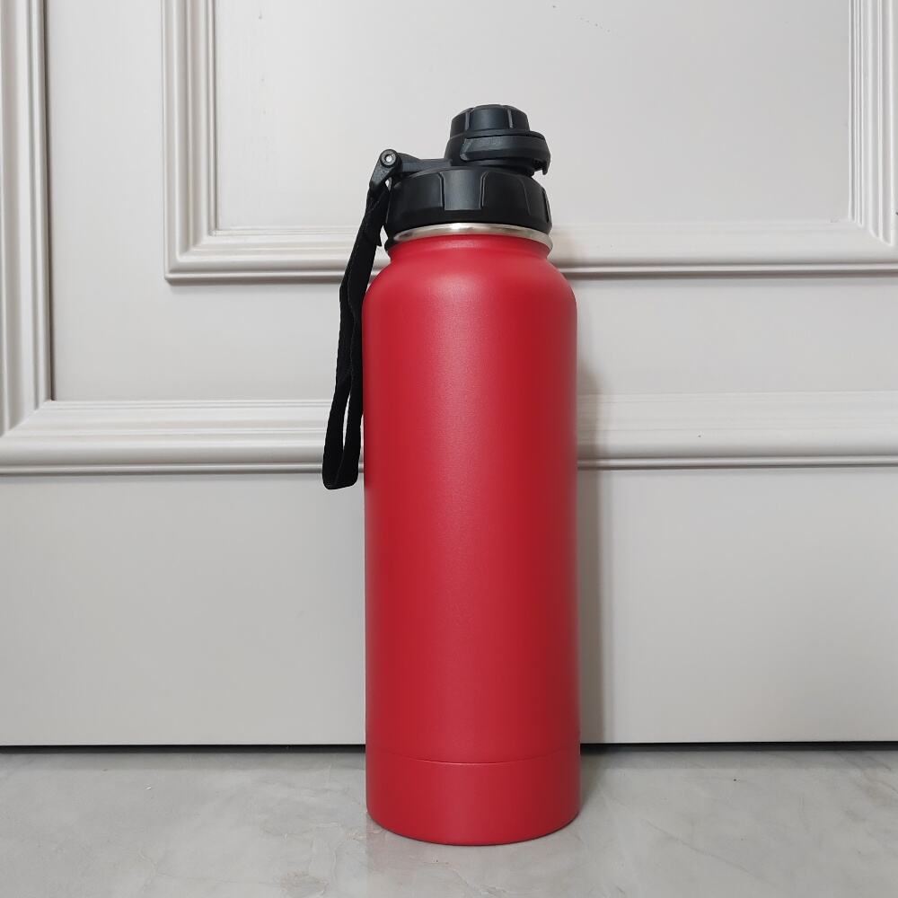 Thermos cup with lock