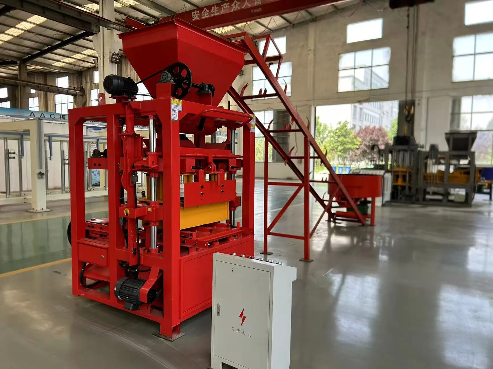 Otomatik Boşluklu Blok Makinesi | Yüksek Verimli Üretim