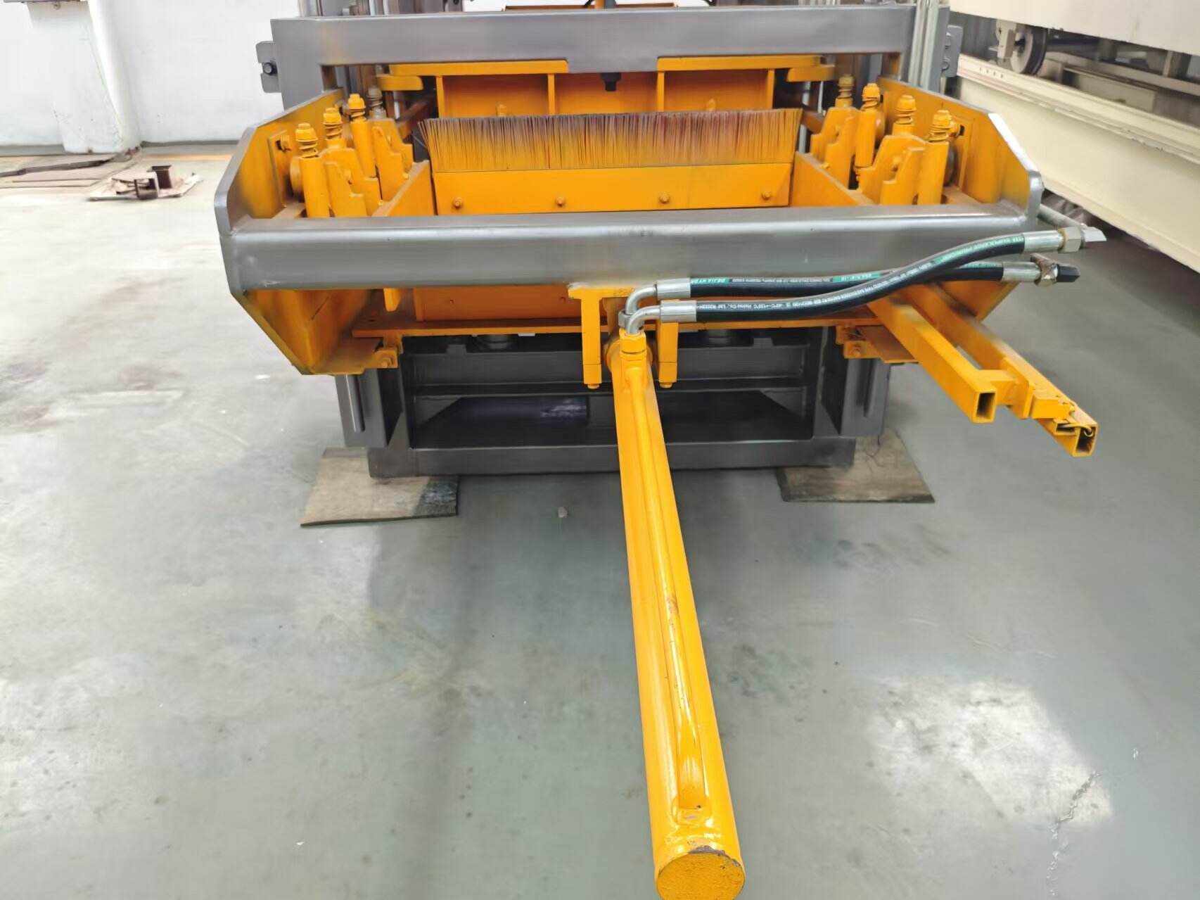 Colored Paving Brick Coloring Device