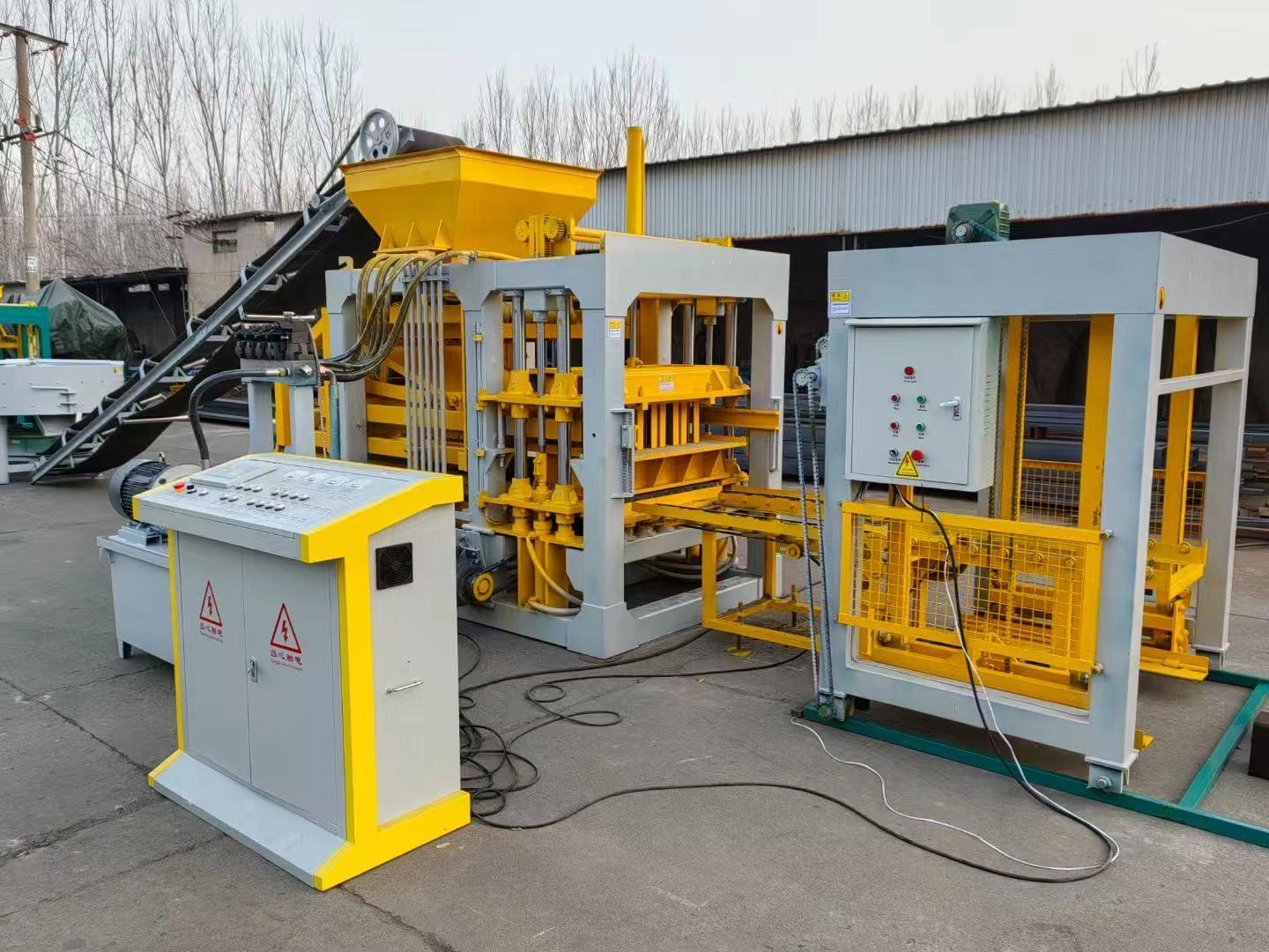 QT4-15B Hydraulic Fully Automatic Cement Hollow Brick Making Machine