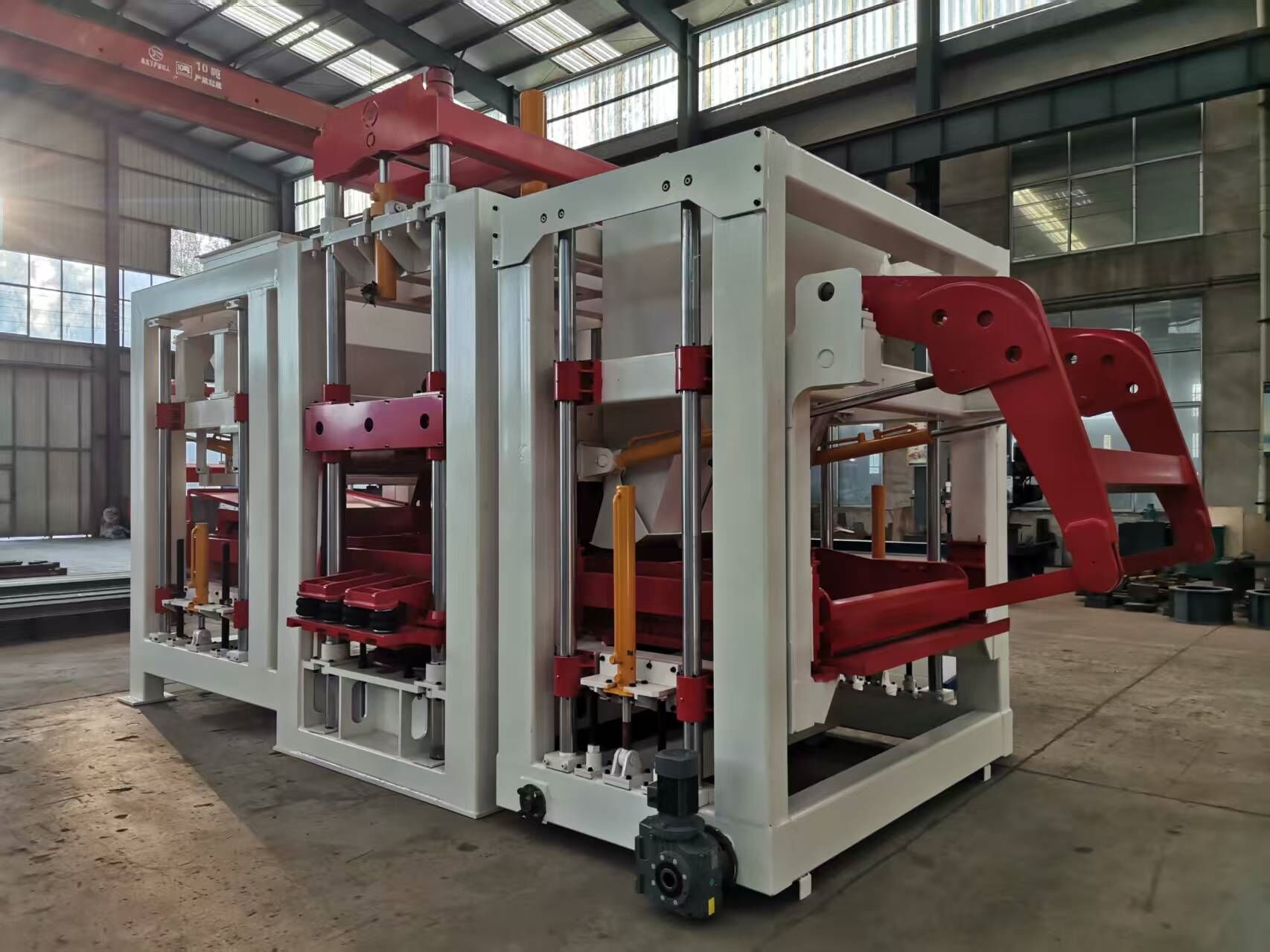 QT18-15 Large Fully Automatic Concrete Hollow Brick Machine