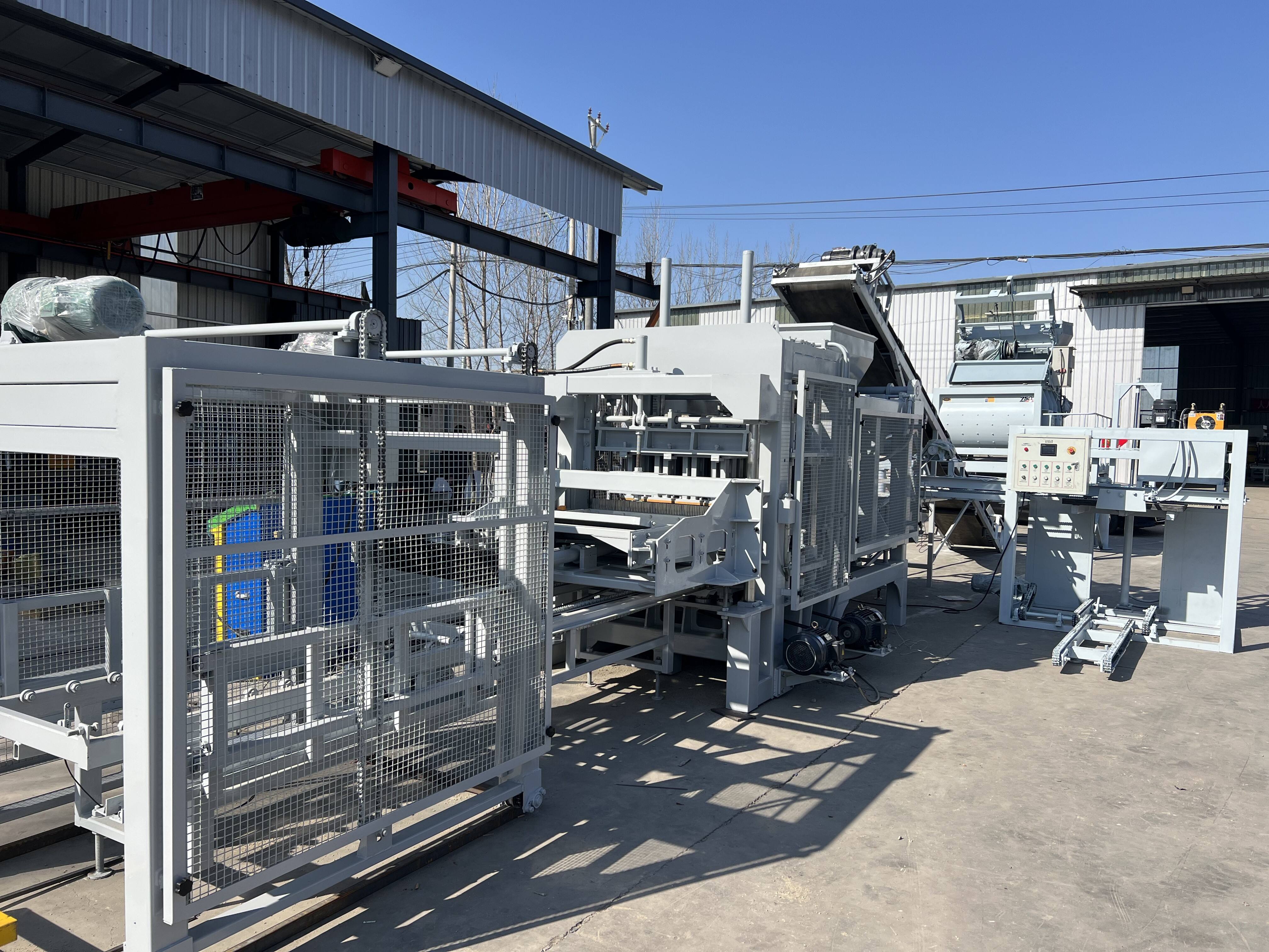 QT8-15 Fully Automatic Concrete Brick Machine