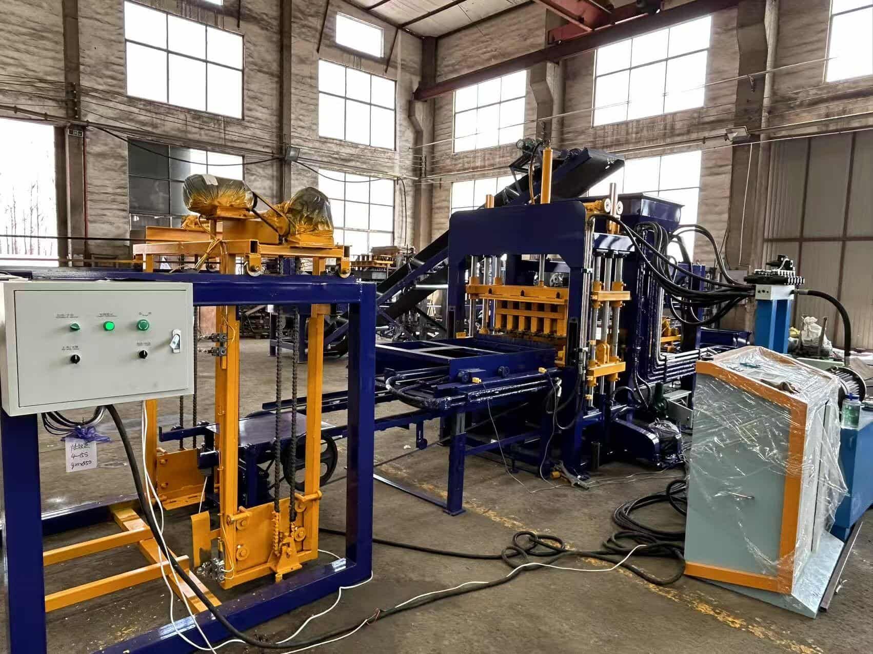 QT4-15S Fully Automatic Building Brick Production Machine