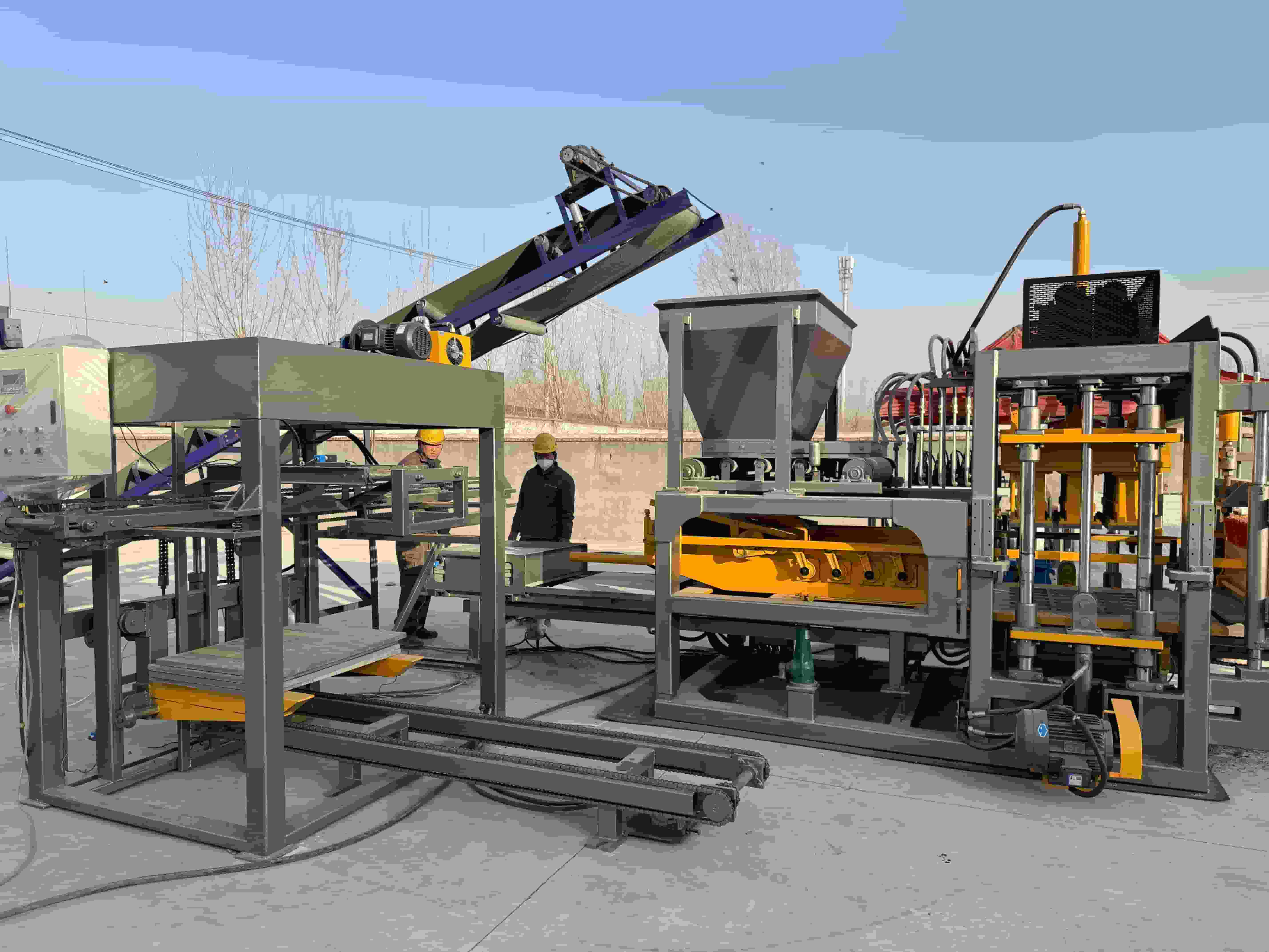 QT6-15 Fully Automatic Brick Making Machine