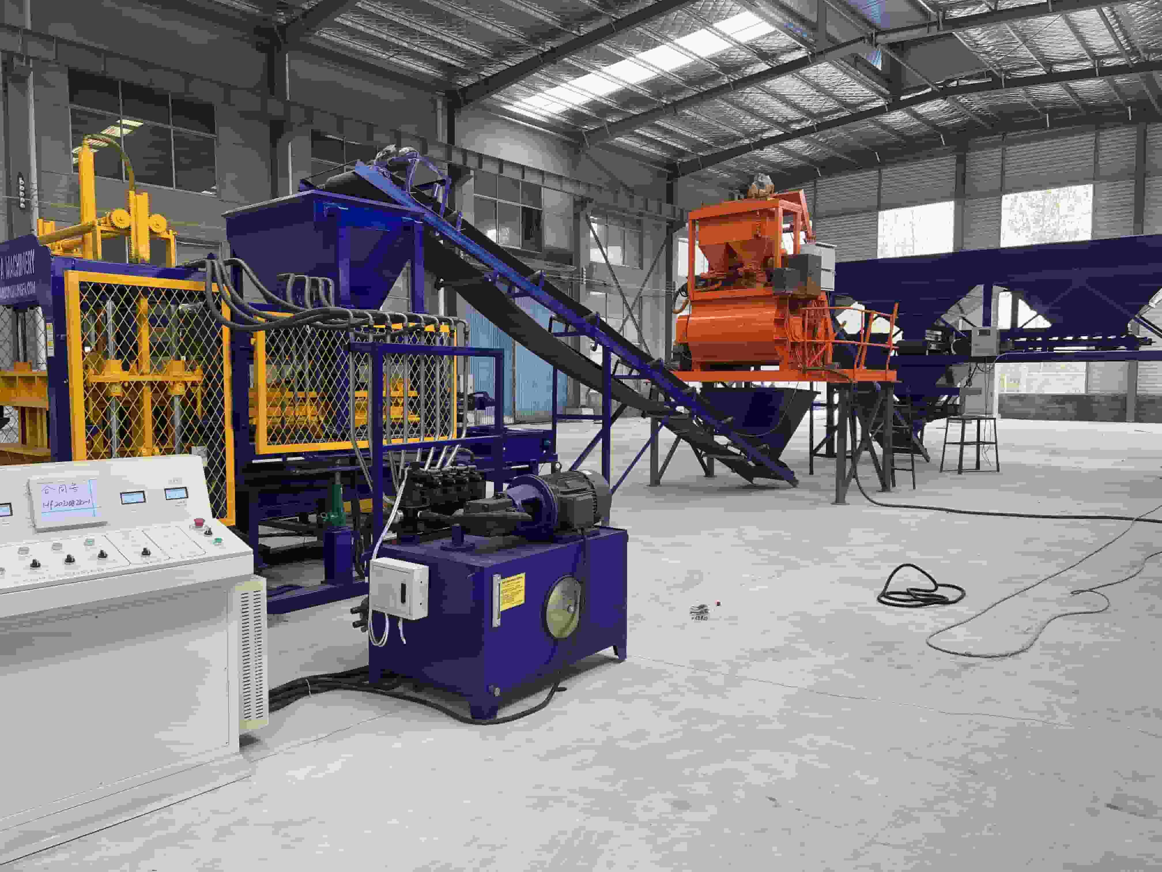 QT6-15 Fully Automatic Brick Making Machine