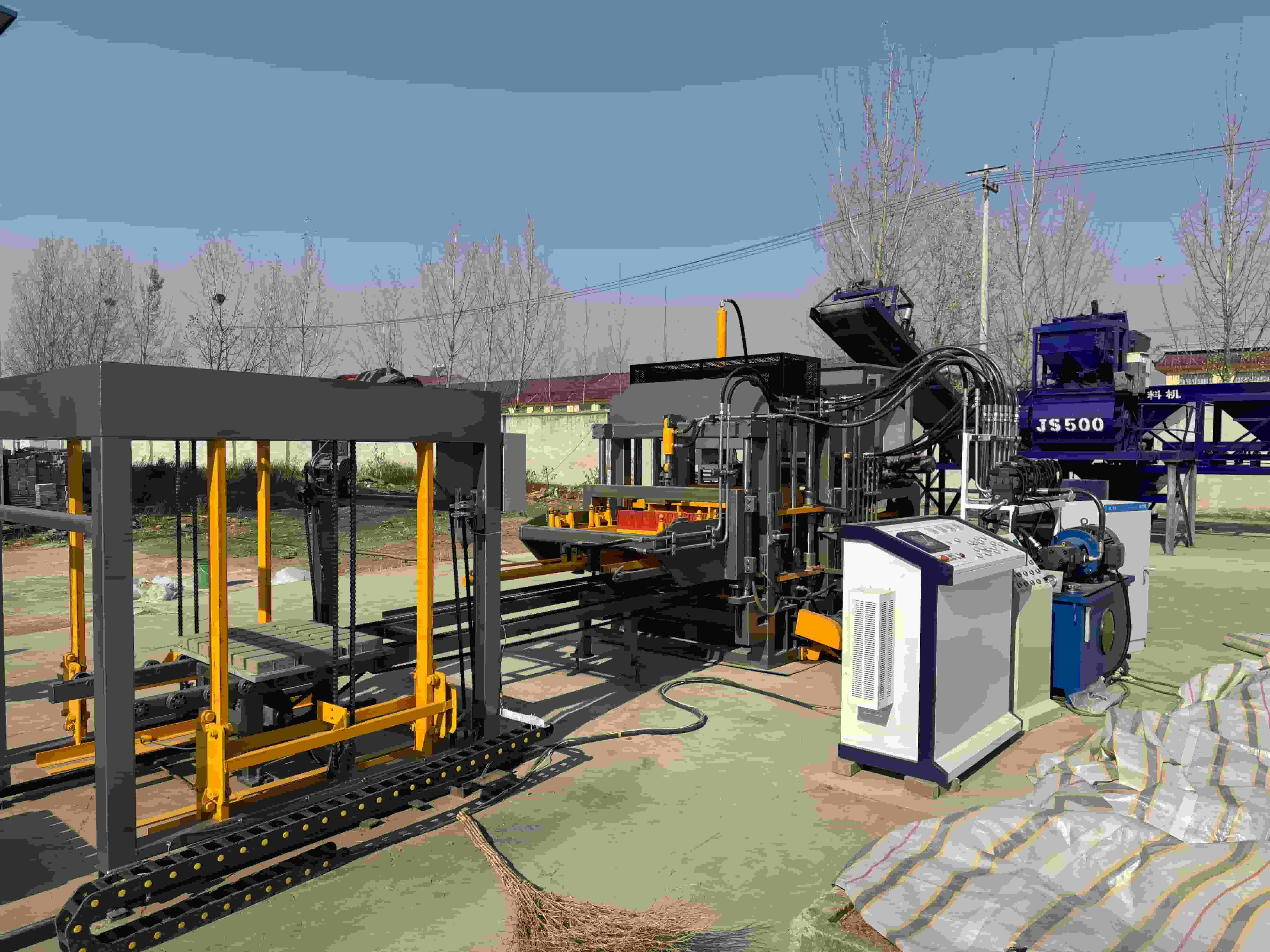 QT6-15 Fully Automatic Brick Making Machine