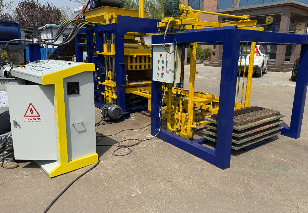 Hidrolik Çimento Blok Üretim Makinesi | Yüksek Basınç Verimliliği