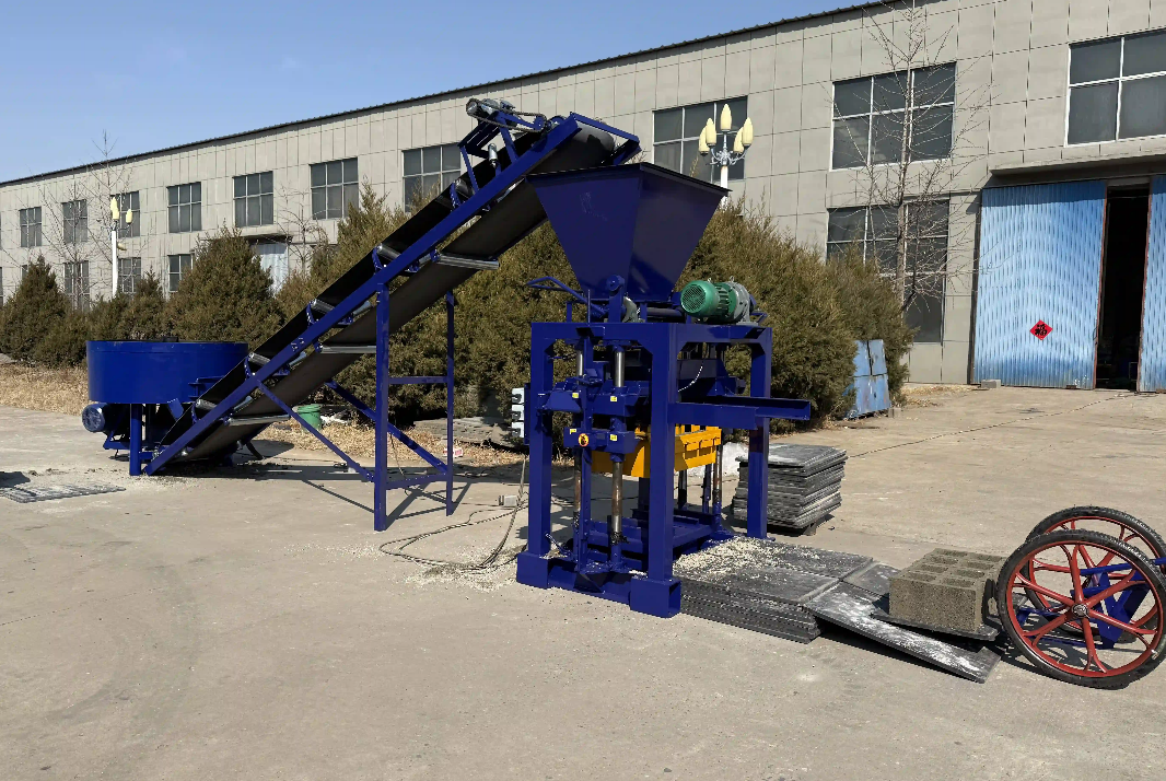 Avtomatik beton blok qilish mashinasi va yarim avtomatik mashina: Asosiy farqlar